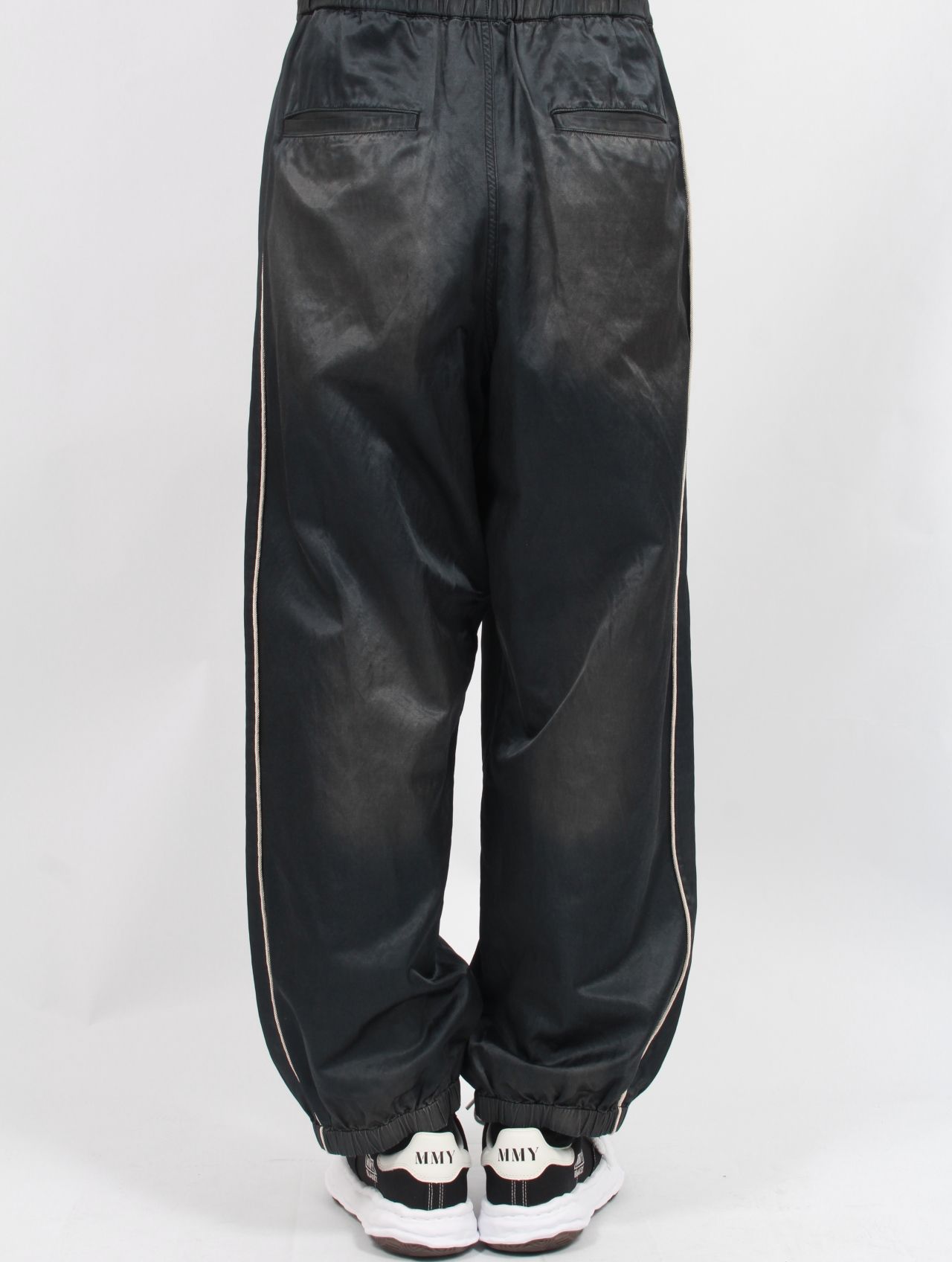 【関税込み】Paris ia カーキ Elemental Ida トラウザーズ NEW ARRIVAL: MENS(並び順：新着順)｜THE TOKYO ONLINE STORE