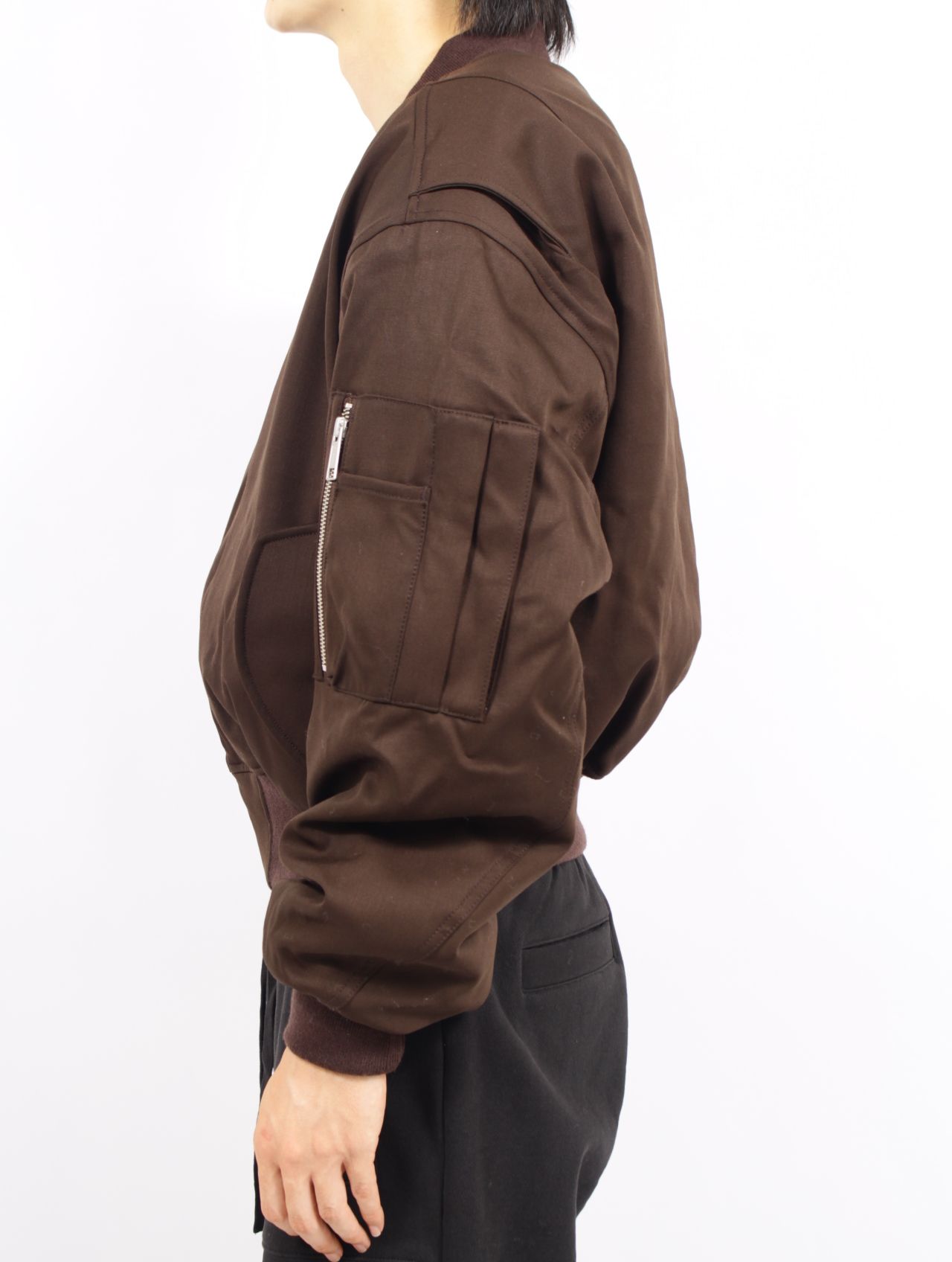 【25AW】クロップド ボンバージャケット / CROPPED BROAD BOMBER / SUITING DARK BROWN(ダークブラウン)