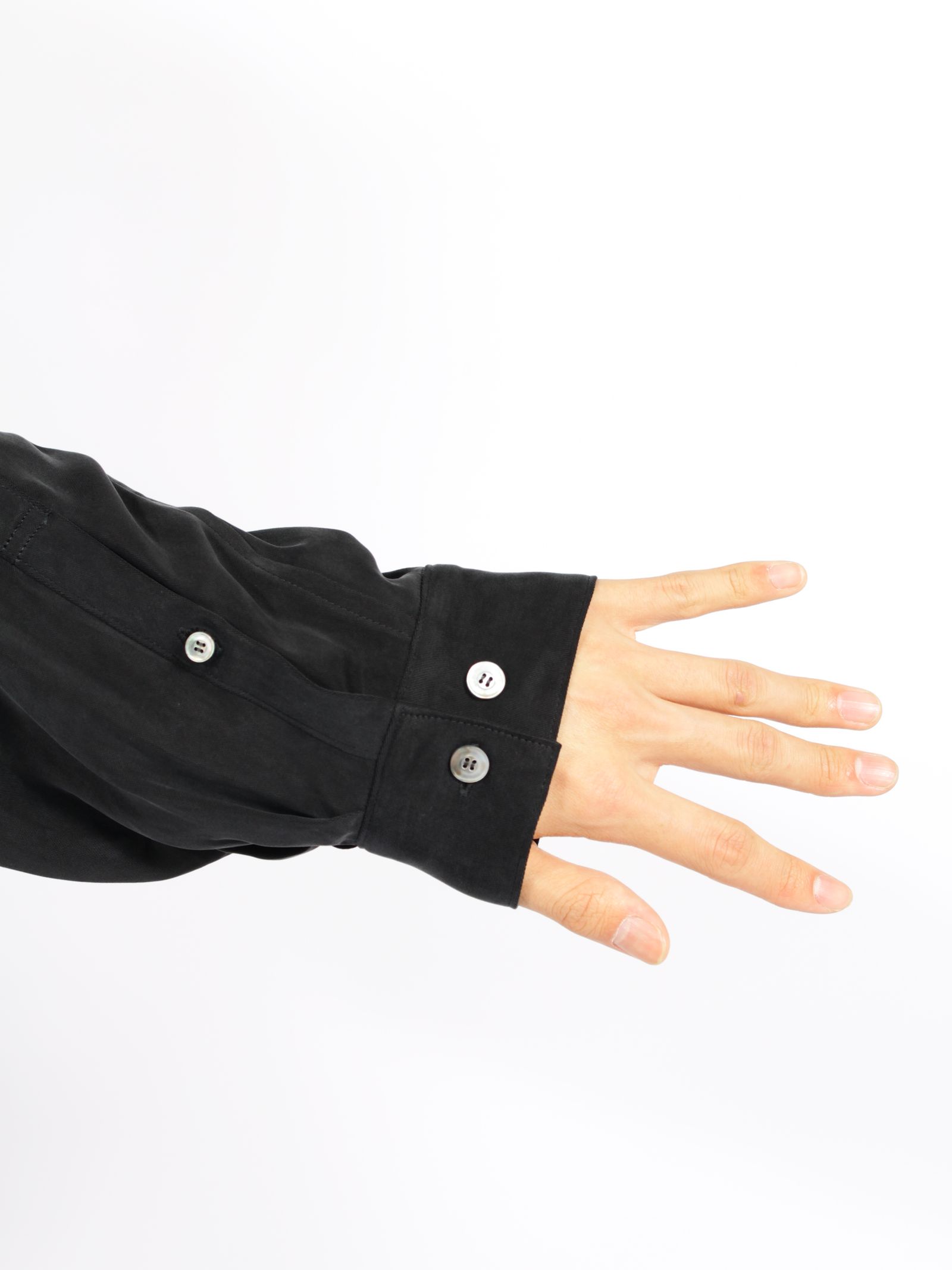 【26AW】Vネック ボウタイ ブラウス 長袖 シャツ / V-NECK BOW TIE BLOUSE .16 / NOIR(ブラック)