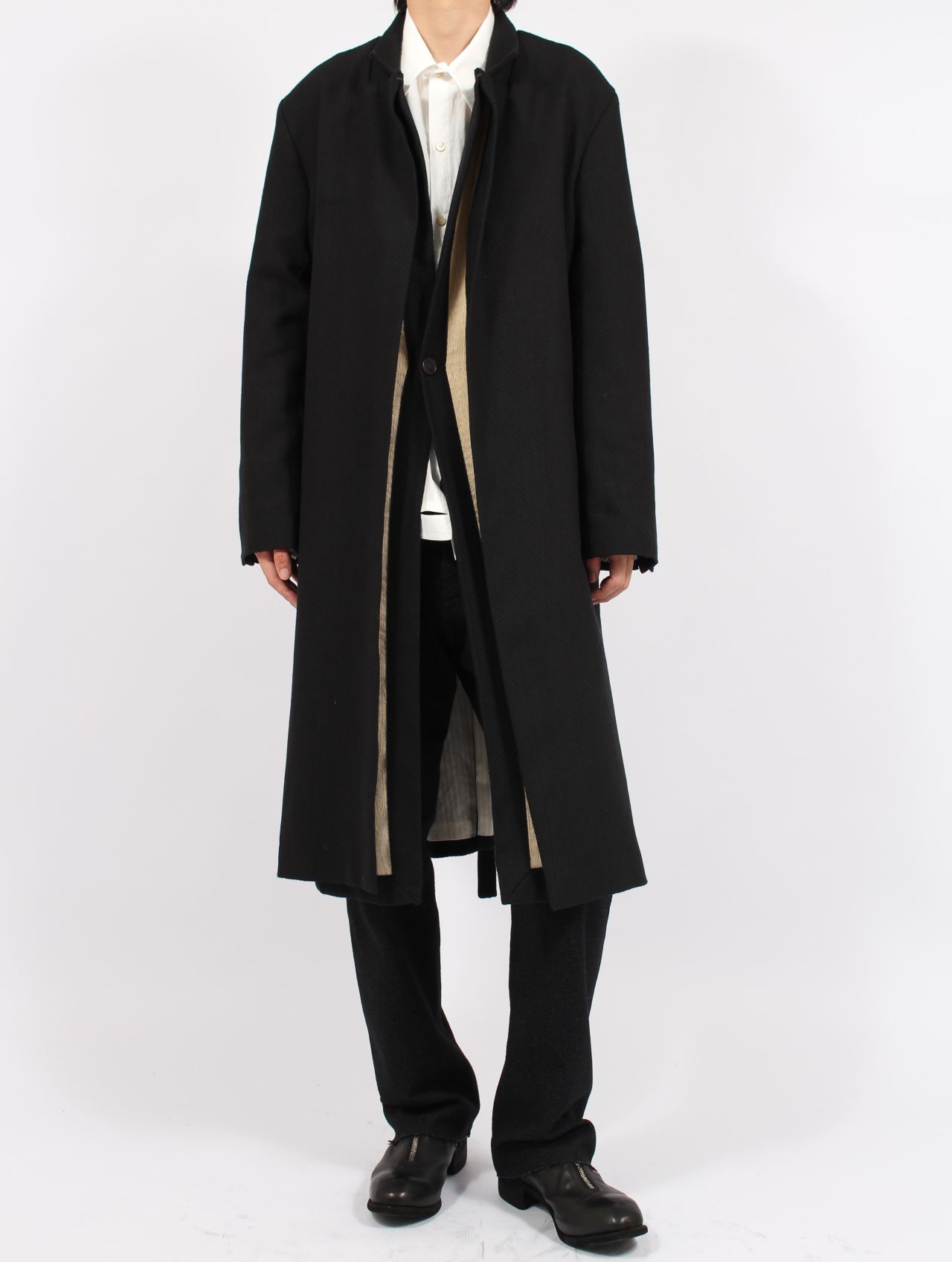 【25AW】ユニセックス リラックス フィット アジャスダブル フロント ダブル パネル コート / UNISEX RELAXED FIT ADJUSTABLE FRONT DOUBLED PANEL COAT / オフホワイト+オフブラック