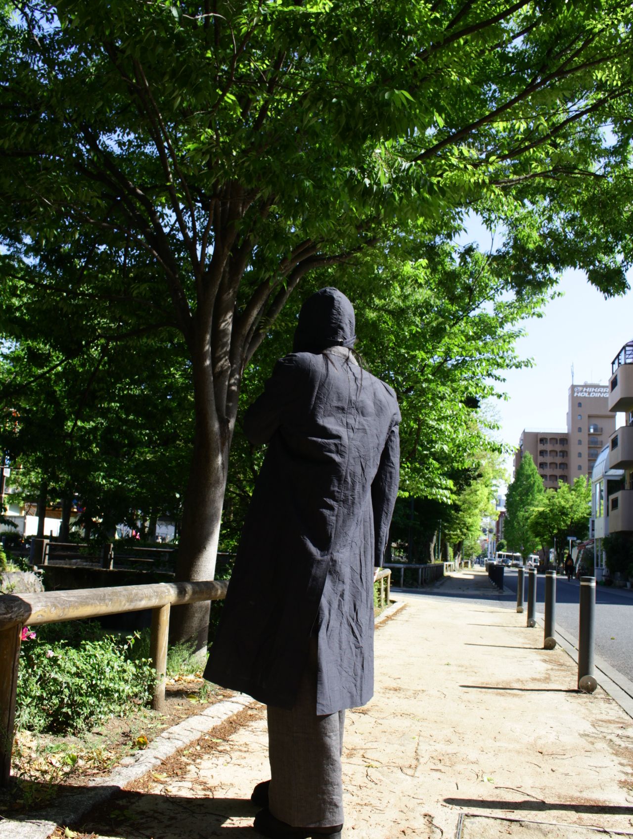 【25SS】オーバーサイズ スカーフ付き ノーカラー ロングジャケット / OVERSIZE DETACHBLE AVIATOR HAT SCARF LONG JACKET / オフブラック