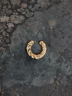 プレス イヤーカフ 片耳 / PRESS EARCUFF (MEDIUM) GP / ゴールド