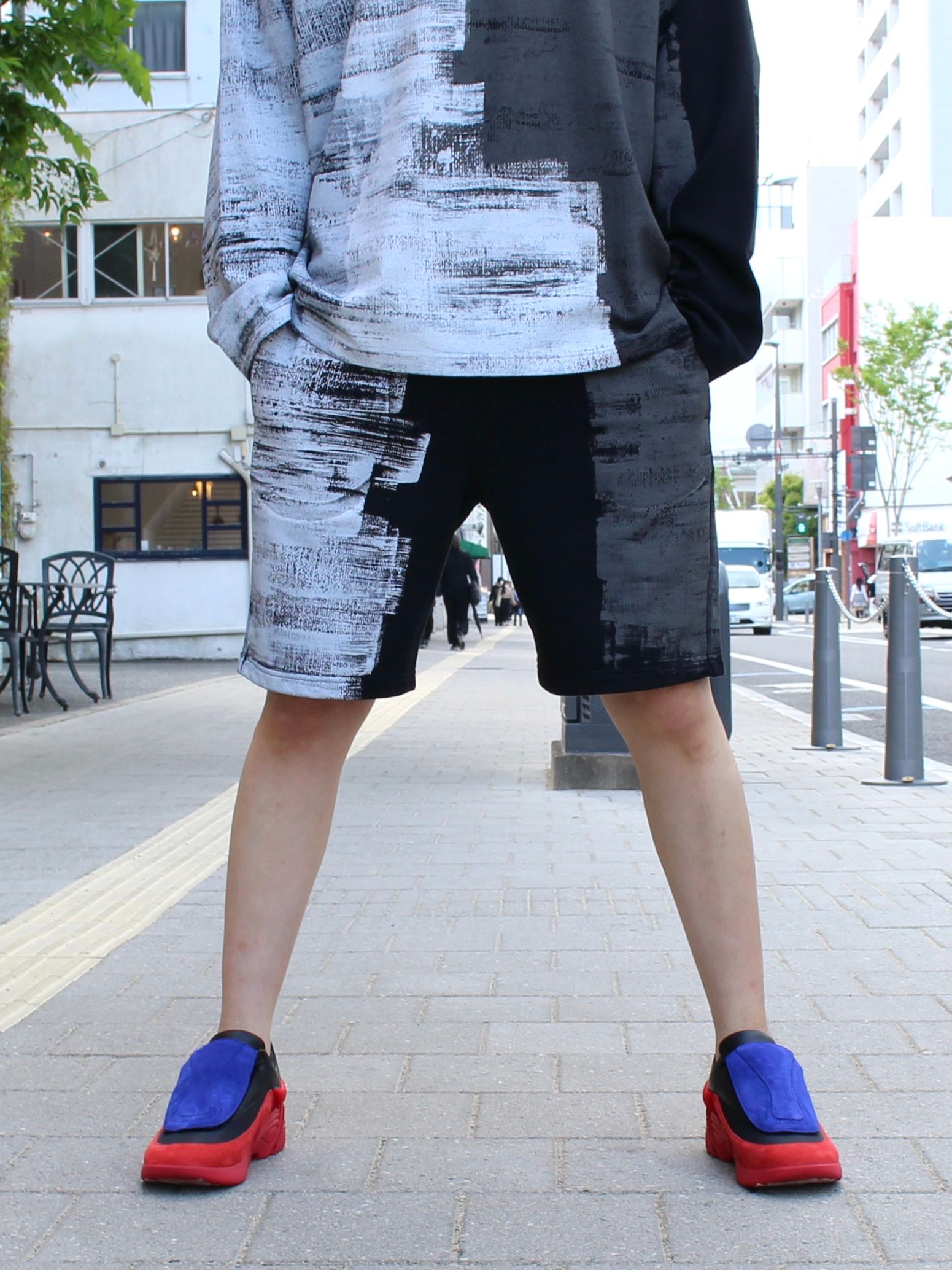 ペイント ロゴ ショートパンツ / MOD LUX PAINTED JERSEY SHORT / ブラック × ホワイト