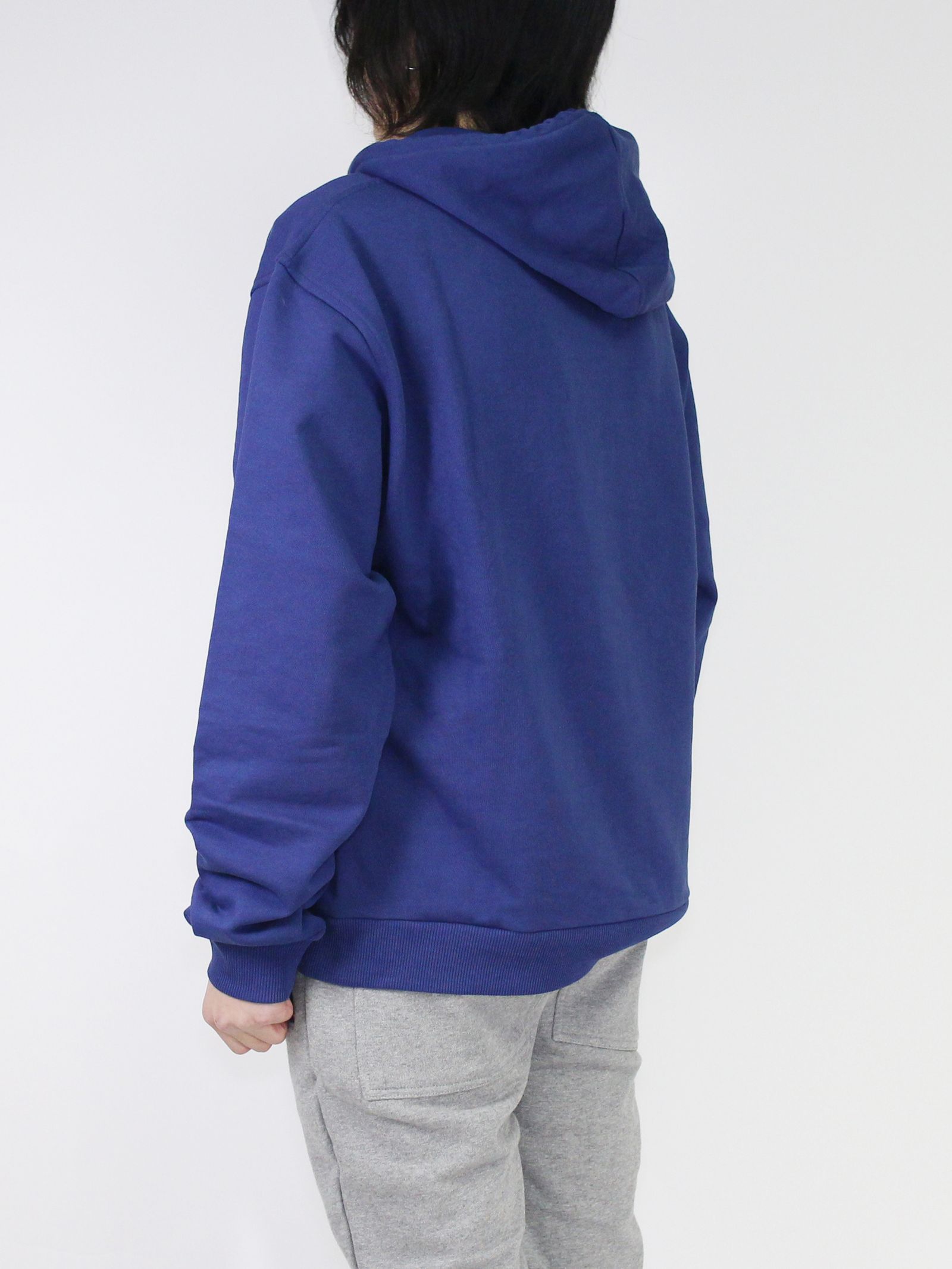 刺繍ロゴ フーディー / BLUE NAVY HOODIE WITH MULTICOLOR LOGO / ブルーネイビー × マルチ
