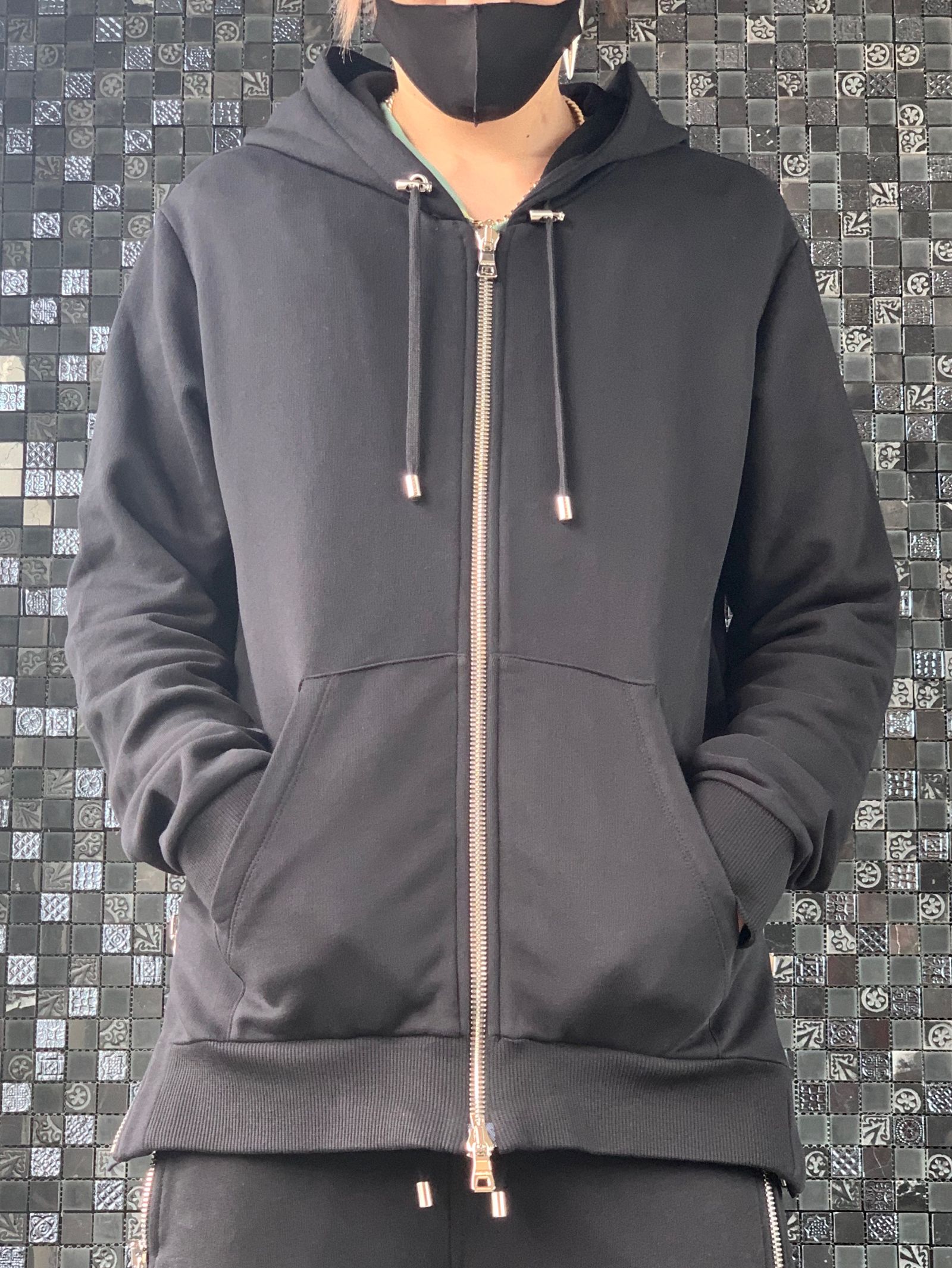 ジップアップ パーカー / BH2 C&S ZIPPED / ブラック × シルバー