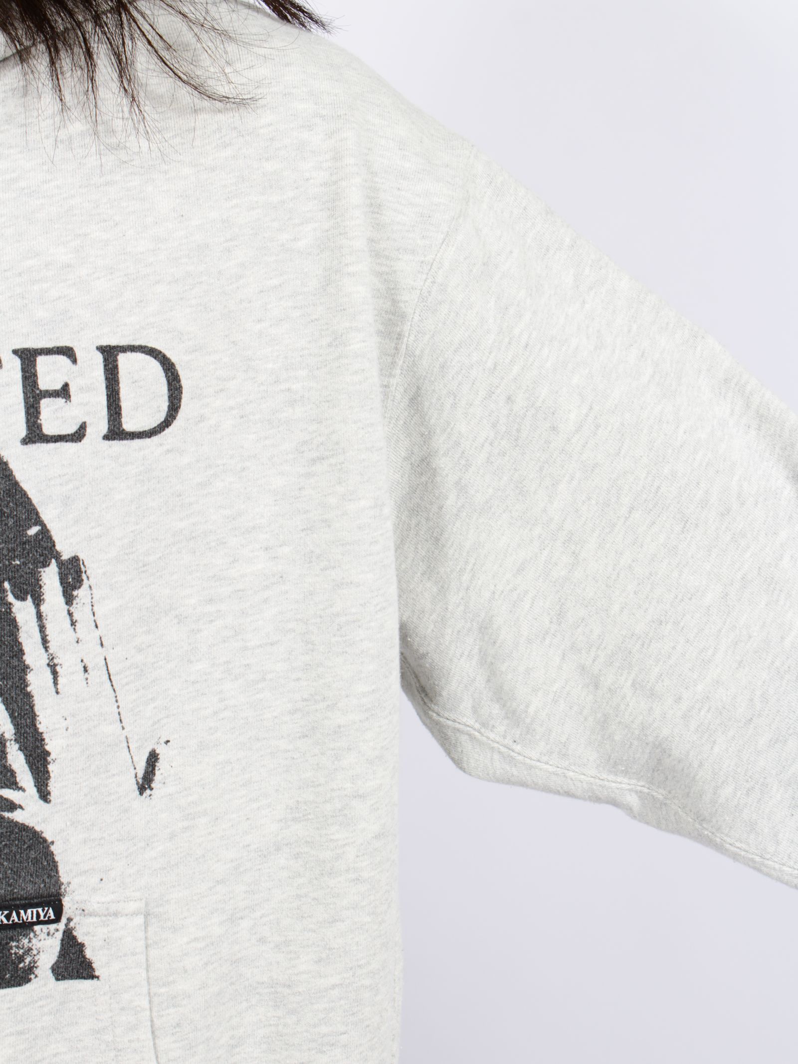 【26AW】ディストーテッド・ガール・ジップアップ・フーディ / "DISTORTED Girl" Zip-up Hoodie / グレー