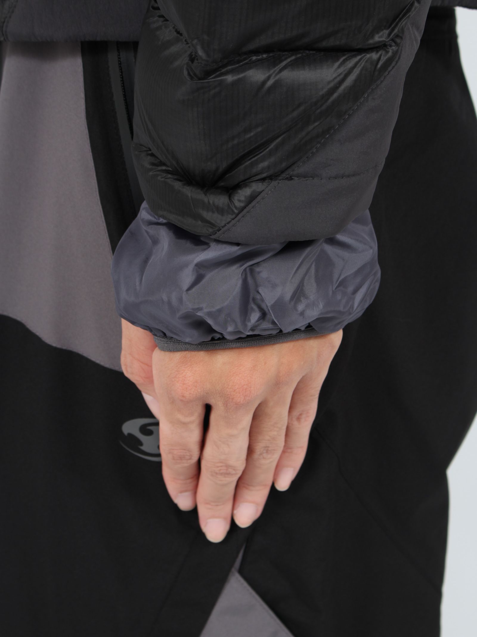 【24AW】パネル パファー ジャケット / PANELED PUFFER JACKET / ブラック