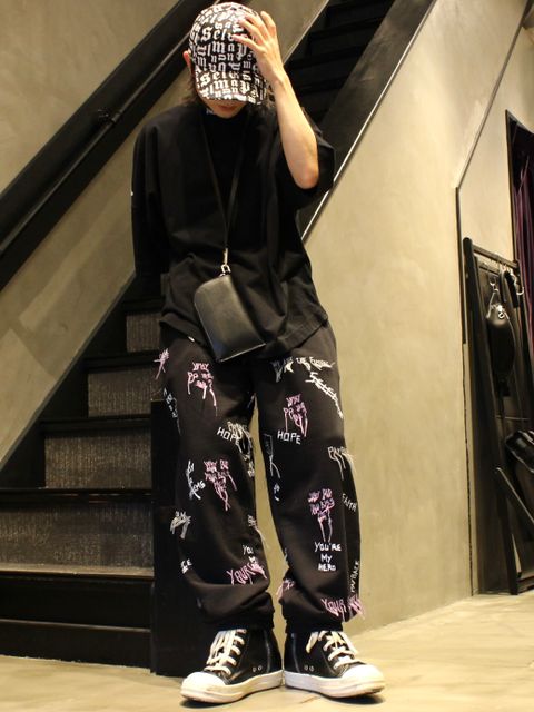 男は黙ってロゴTeeストリートスタイル!