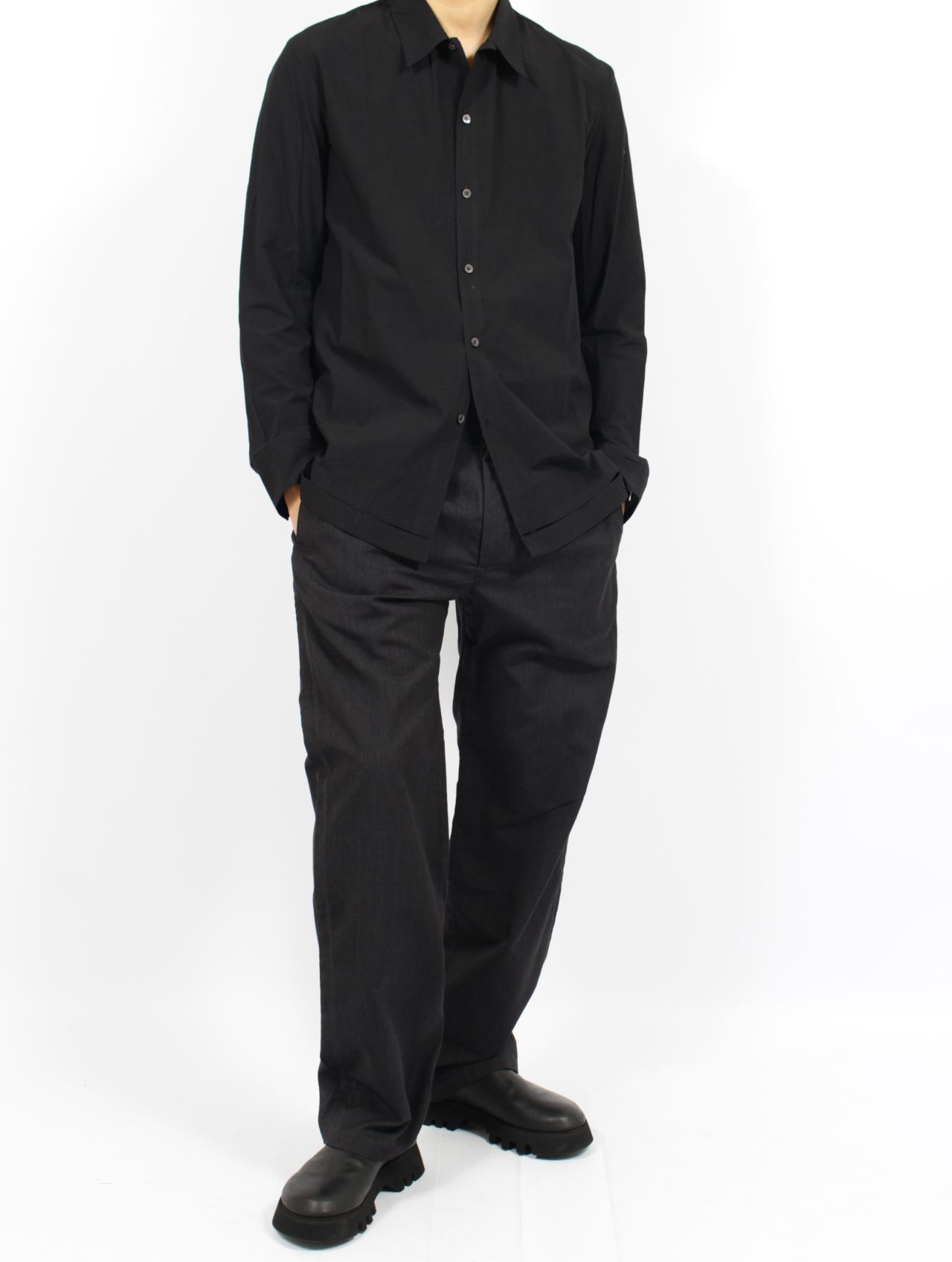 【25SS】プリーツ ウエスト ワイドフィット トラウザーズ / PLEATED-WAIST WIDE FIT  TROUSERS / ダークグレイ