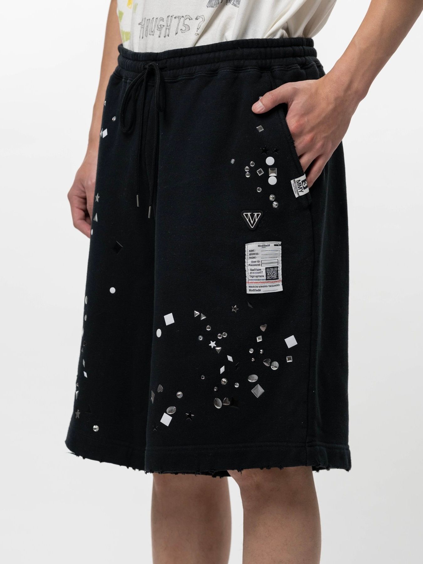 【26SS】ステッカーデザイン スウェット ショーツ / EMBELLISHED SHORTS / ブラック