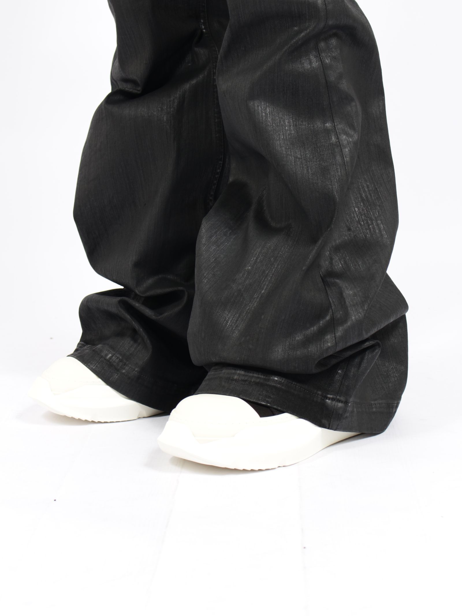 【26AW】ボラン ブーツカット コーティング加工 フレア デニム パンツ / BOLAN BOOTCUT / ブラック