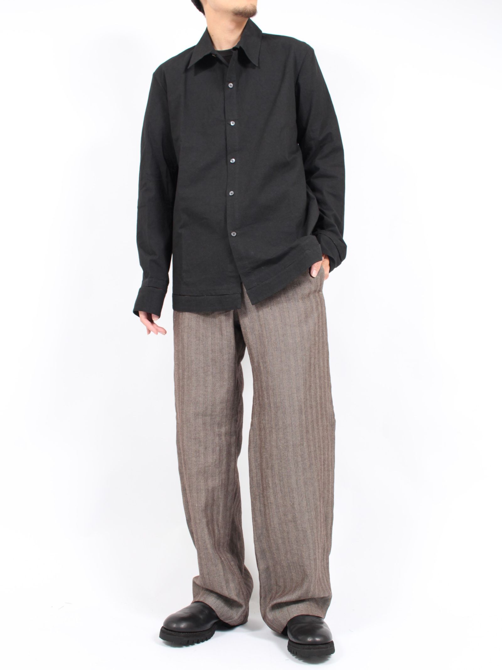 【24AW】アジャスタブル バックプレート ワイドフィット トラウザー / ADJUSTABLE BACK PLEATS WIDE FIT TROUSERS / ブラウン