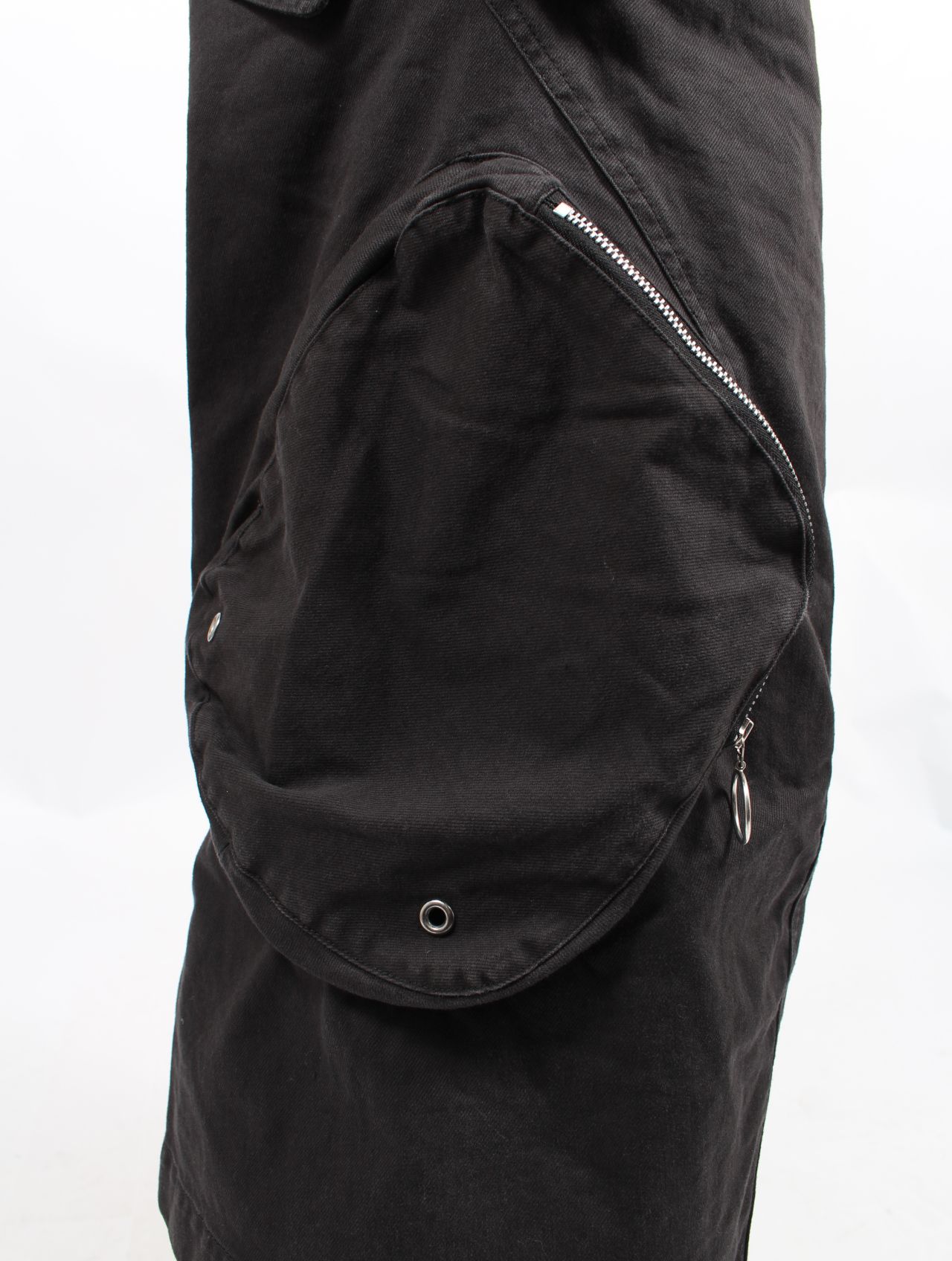 【25SS】3D ツイステッド カーゴ ショーツ / 3D TWISTED CARGO SHORTS / BLACK(ブラック)