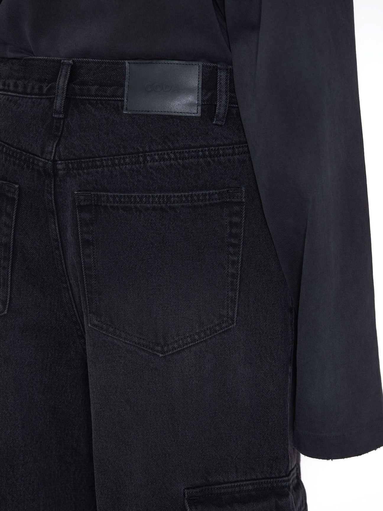 CODA - 【24AW】フレア デニム カーゴパンツ / BLACK DENIM CODA - 【24AW】フレア デニム カーゴパンツ / BLACK DENIM