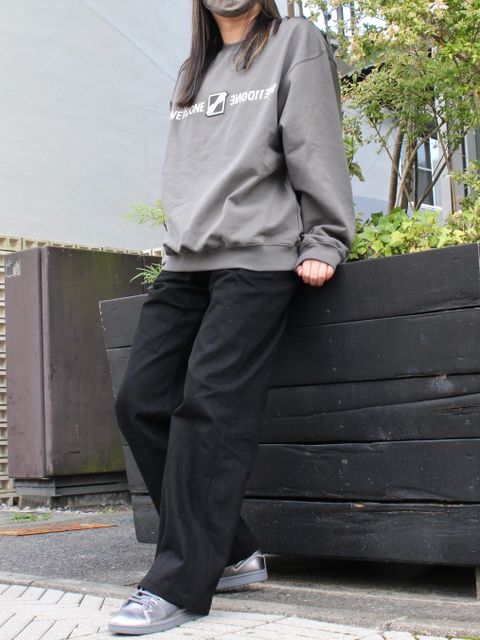 濃淡を意識した秋冬カジュアルスタイル