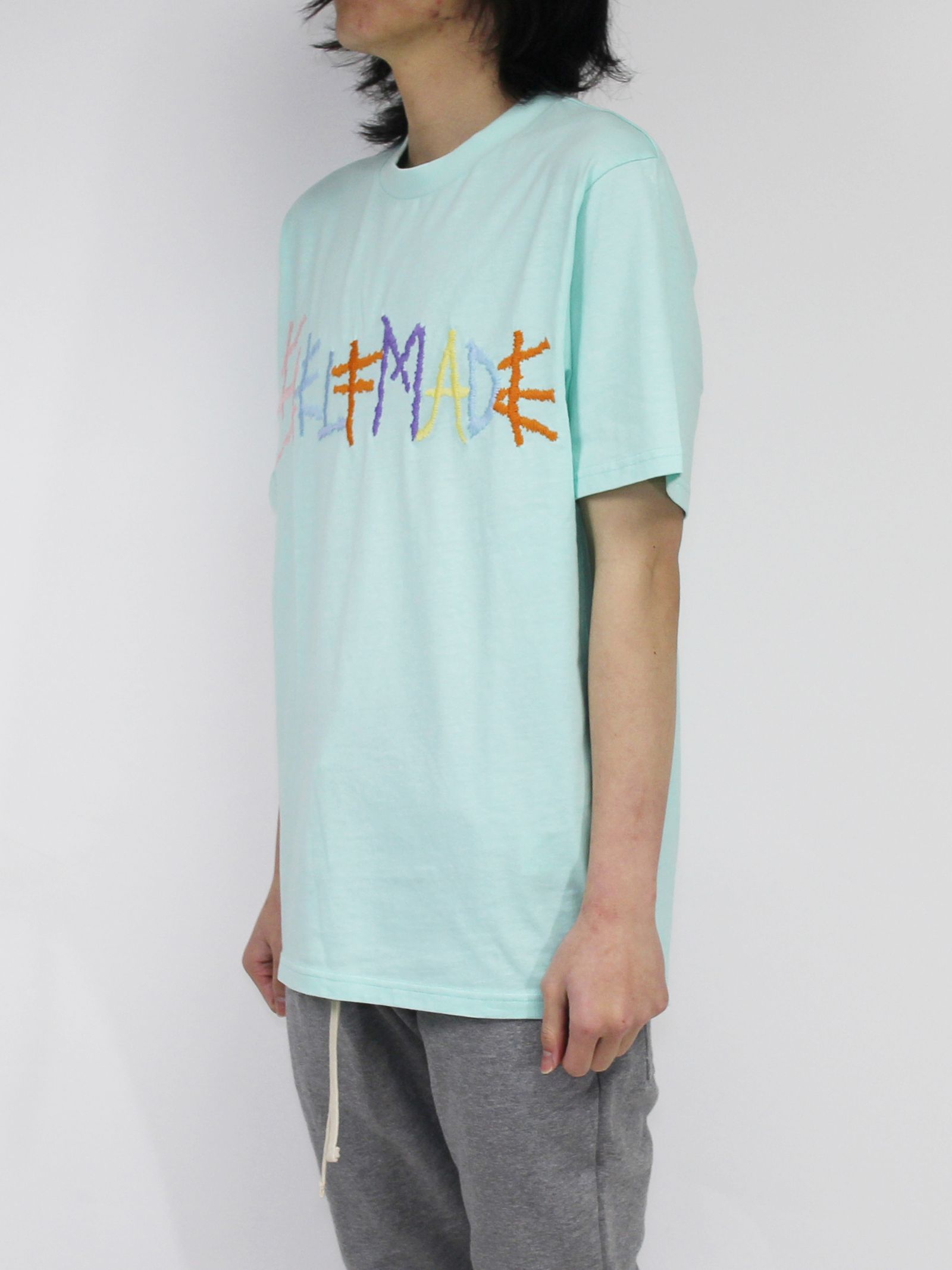 刺繍ロゴ Tシャツ / FAIR AQUA T-SHIRT WITH MULTICOLOR LOGO / アクア × マルチ