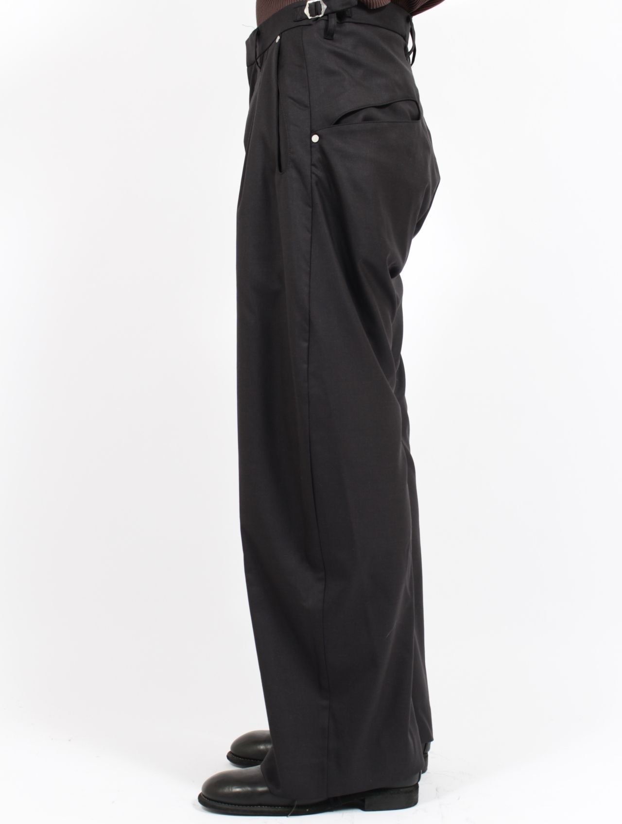 NVRFRGT - 【26SS】 2タック カーブド レッグ トラウザー / 2TUCK