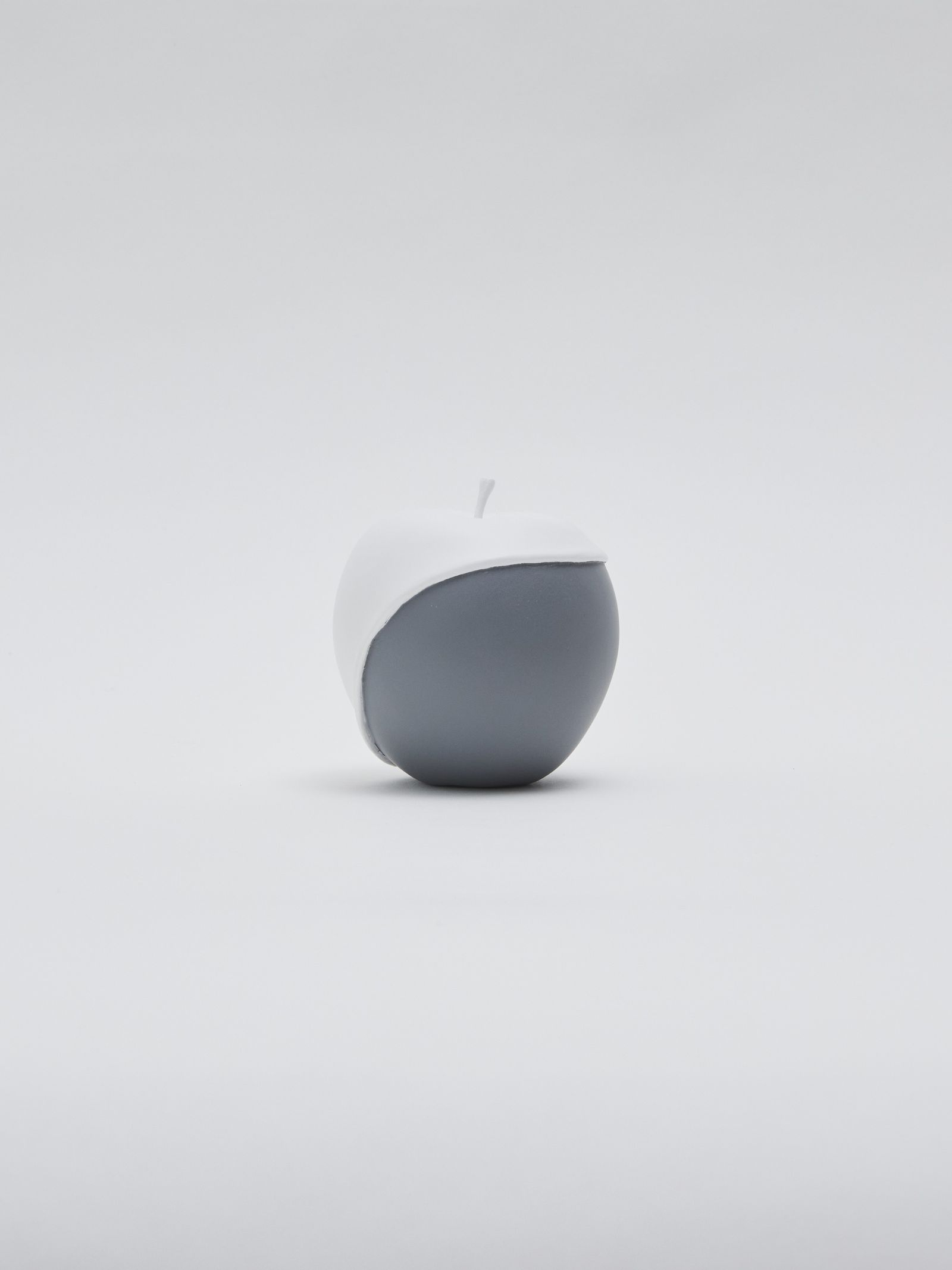 ストーン アップル モニュメント / THING / 5450:APPLE MONUMENT / ホワイト × グレー