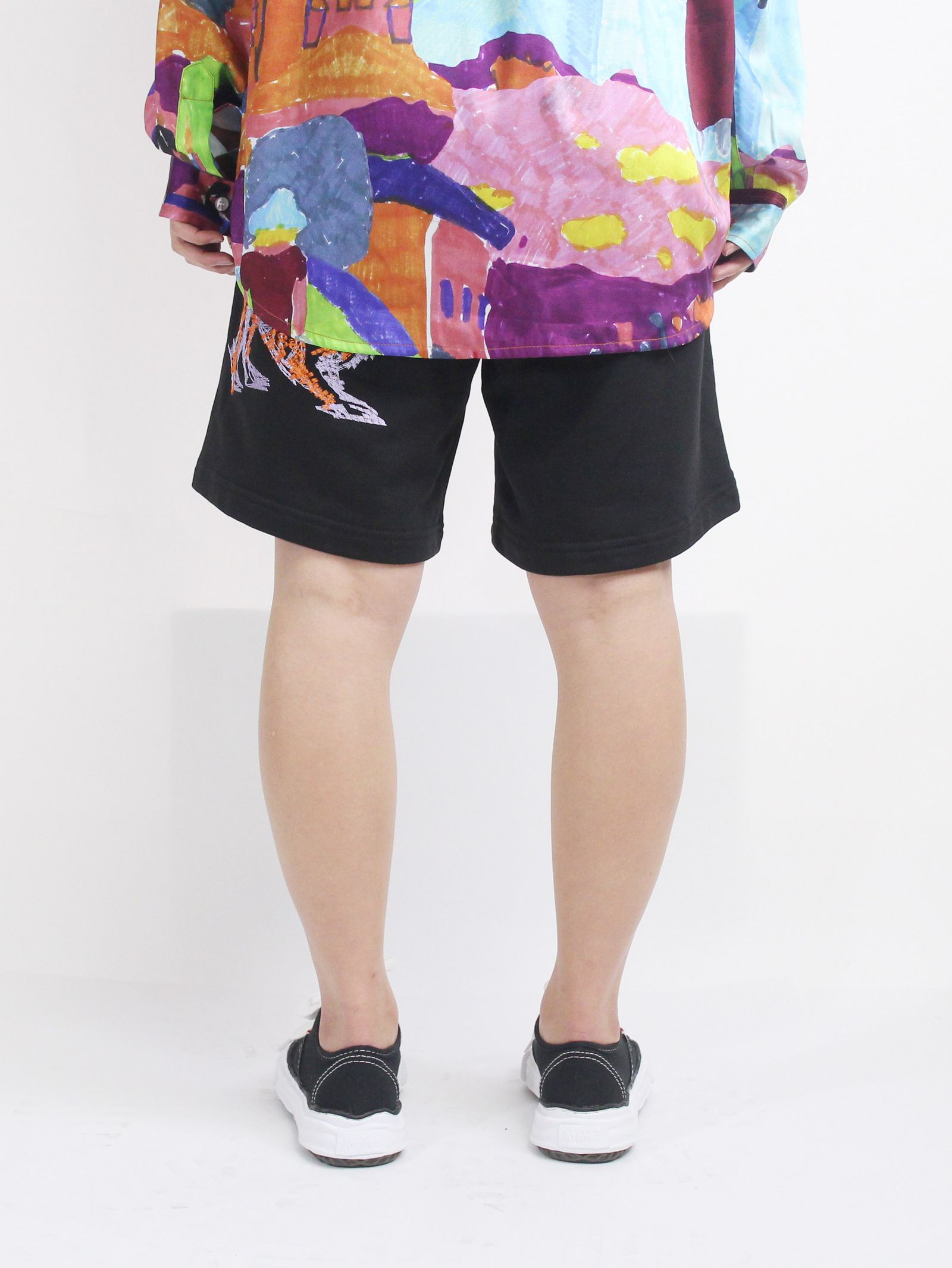 刺繍ロゴ ハーフパンツ / SHORT PANTS EMBROIEDE / ブラック × マルチ