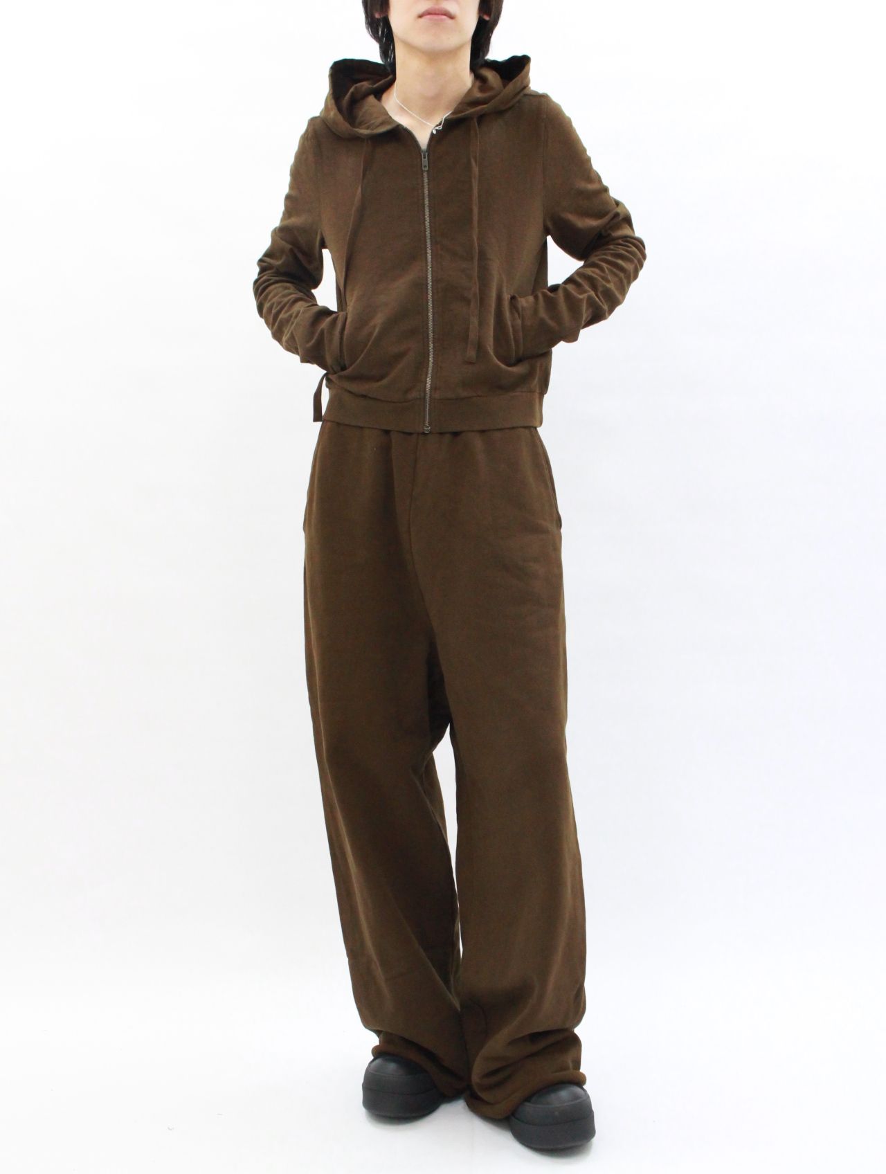ライトウェイト クロップド ジップアップ フーディー パーカー / LIGHTWEIGHT CROPPED  ZIP UP / BRUNETTE (ブラウン)