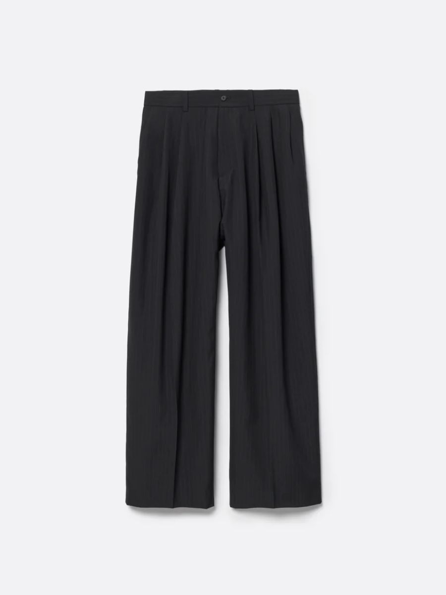 【26AW】 ストライプ ウール スリータック バギー トラウザーズ / STRIPE WOOL 3TUCK BAGGY TROUSERS .16 / ブラック