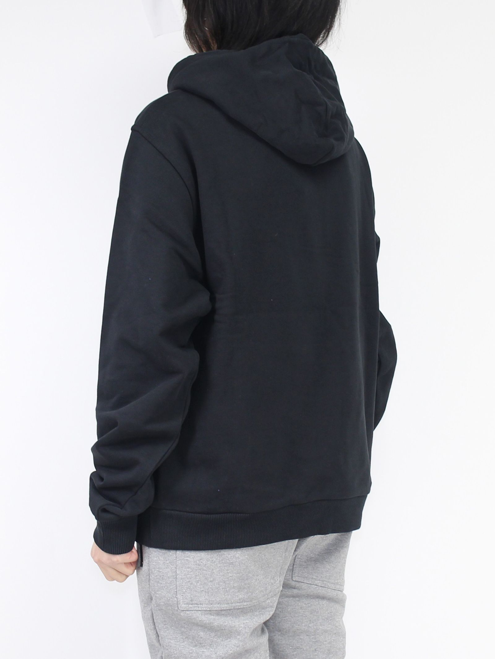 刺繍ロゴ フーディー / BLACK HOODIE WITH MULTICOLOR LOGO / ブラック × マルチ