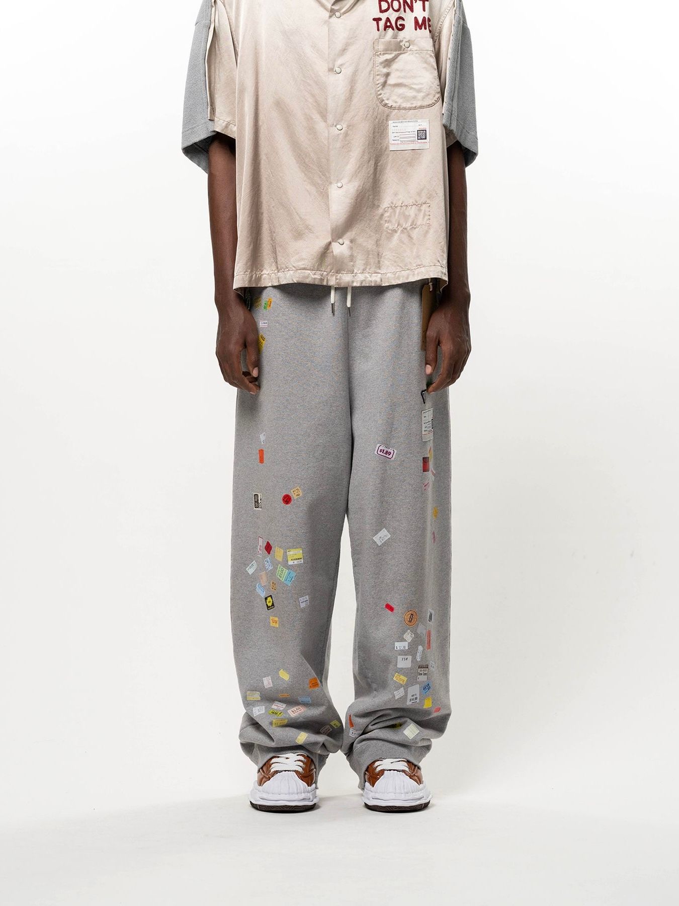 【26AW】 プライス ステッカー スウェット パンツ / PRICE STICKER SWEAT PANTS / グレー (A17PT552)