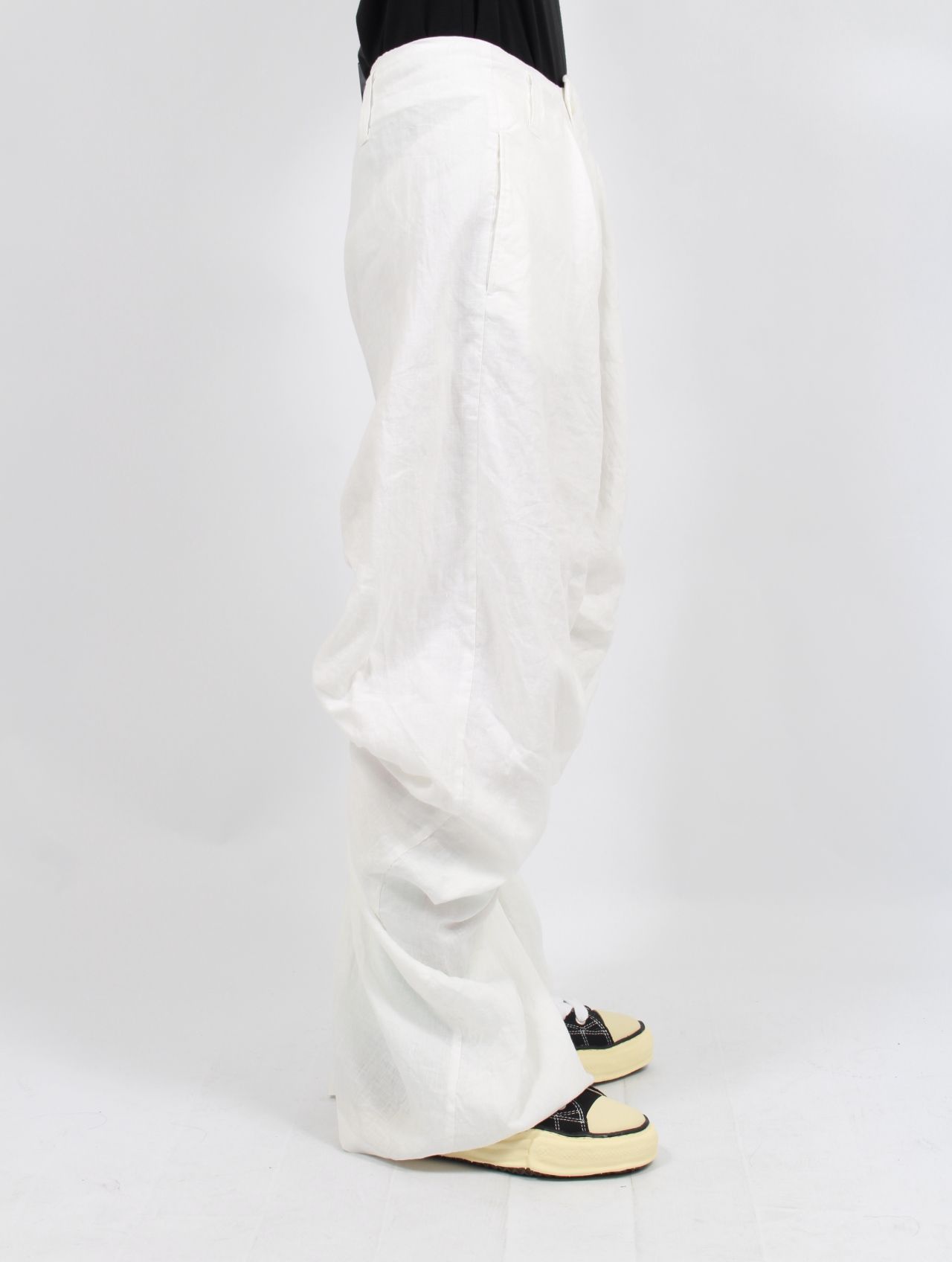 【25SS】ドレープド リネン パンツ / DRAPED LINEN PANTS / ホワイト