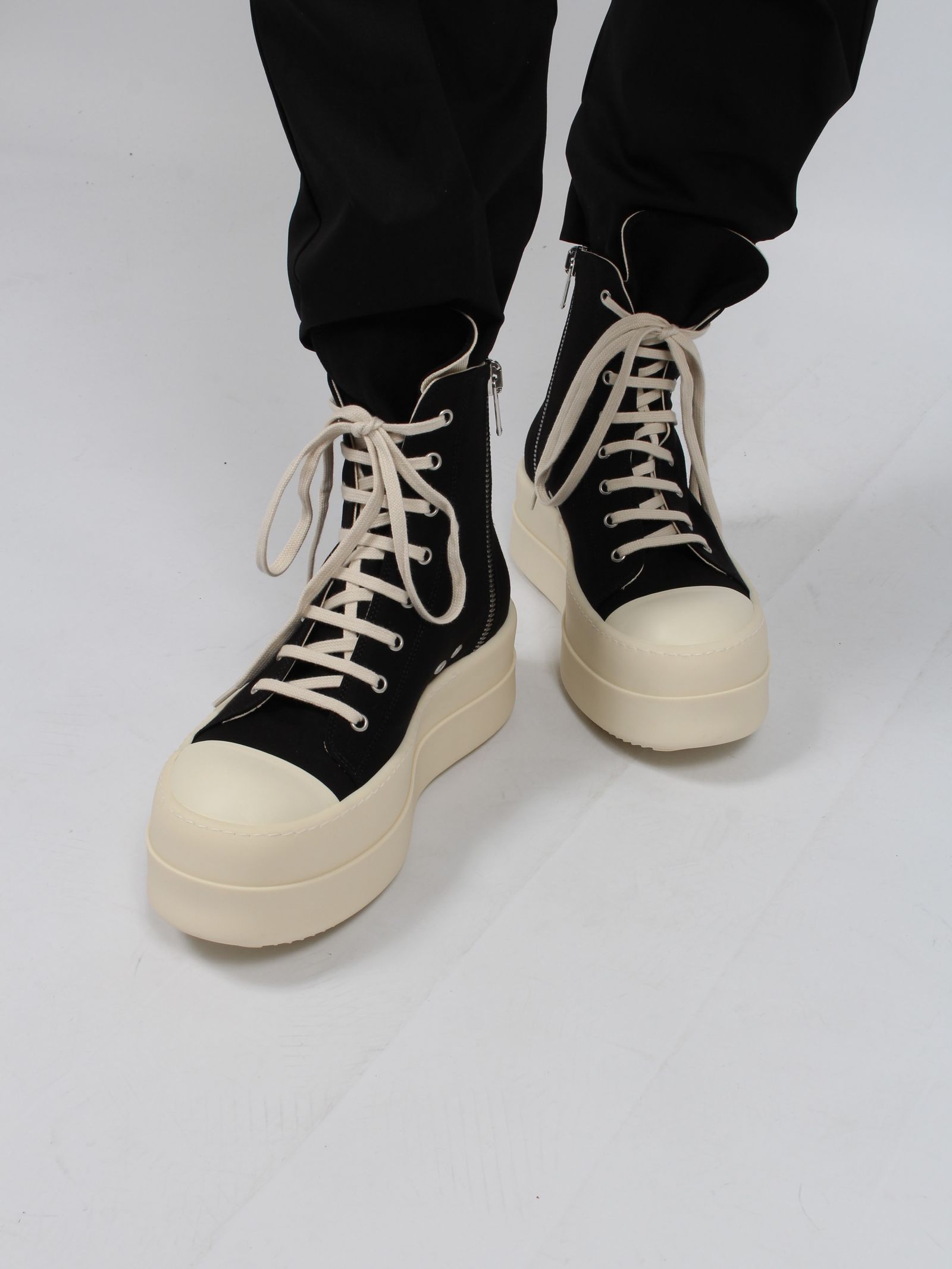 RICK OWENS DRKSHDW - 【24SS】ダブルバンパー ハイカット スニーカー / DOUBLE BUMPER SNEAKS /  ブラック×ホワイト | STORY