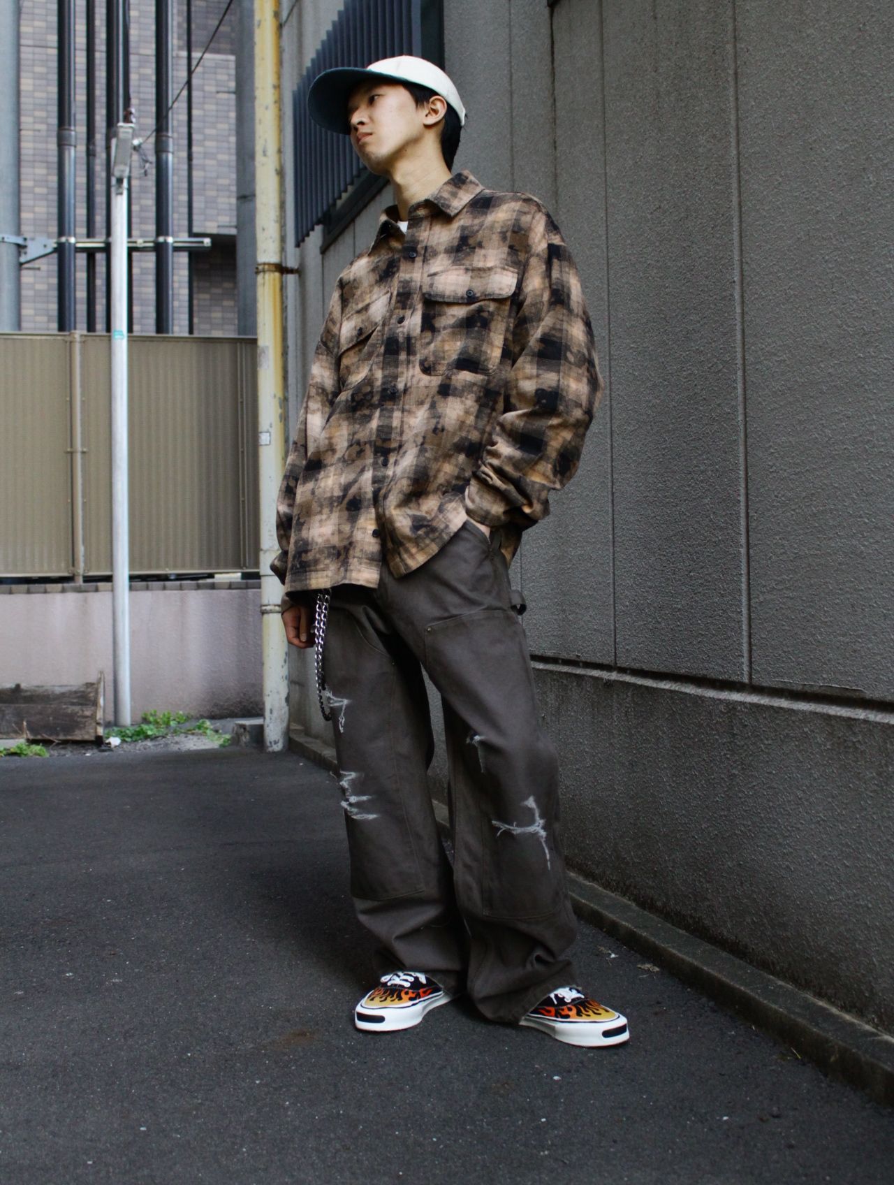 【24AW】カーブ ロゴ チェック シャツ / CURVED LOGO CHECK SHIRTS L/S / ブラウン×ホワイト