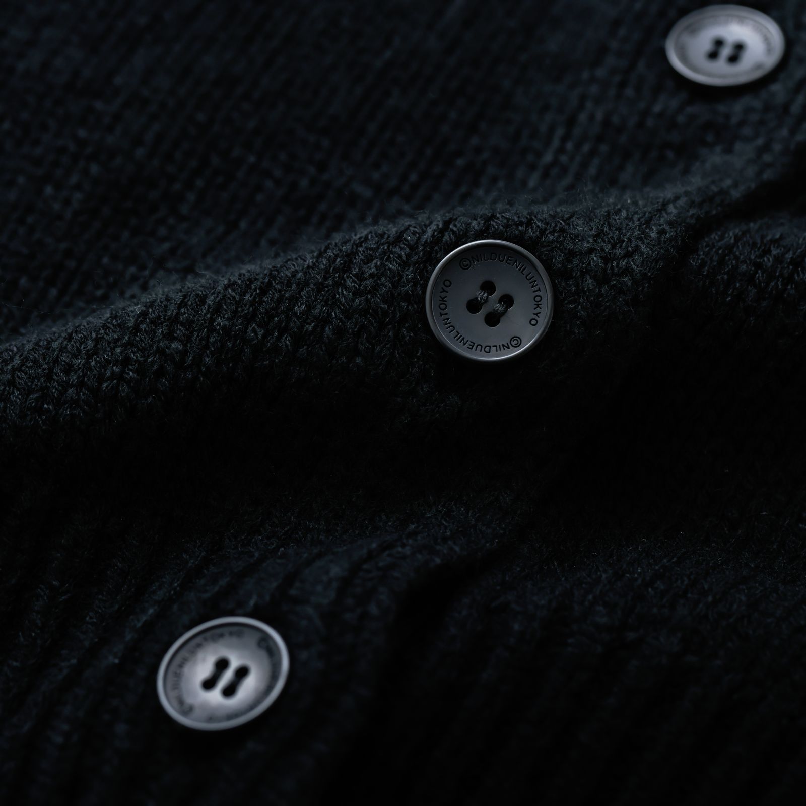 【26AW】エンブロイダリー ニット カーディガン / EMBROIDERY KNIT CARDIGAN / ブラック