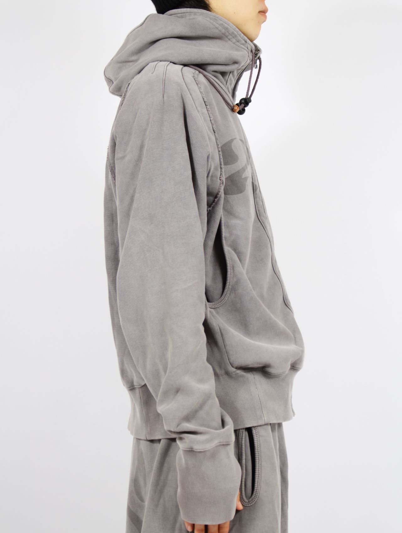 【25AW】25 フーディー パーカー / 25 HOODIE / グレー