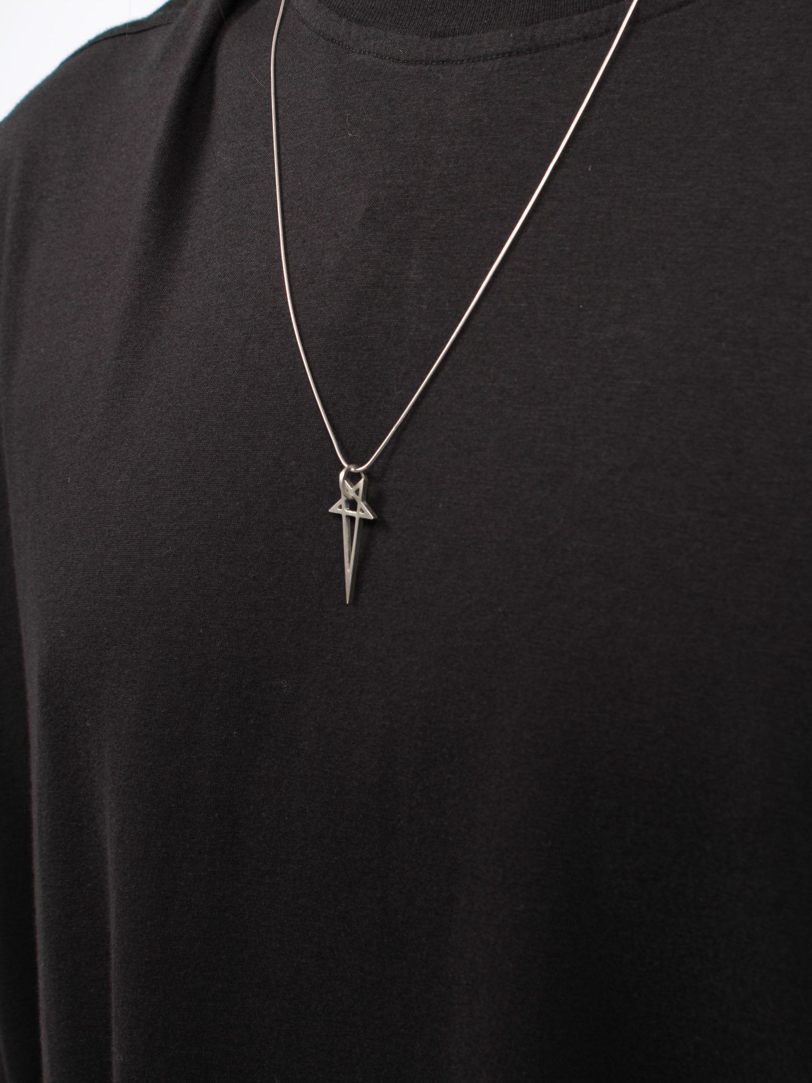 RICK OWENS - 【24SS】ペンタグラム チャーム ネックレス / PENTAGRAM CHARM / シルバー | STORY