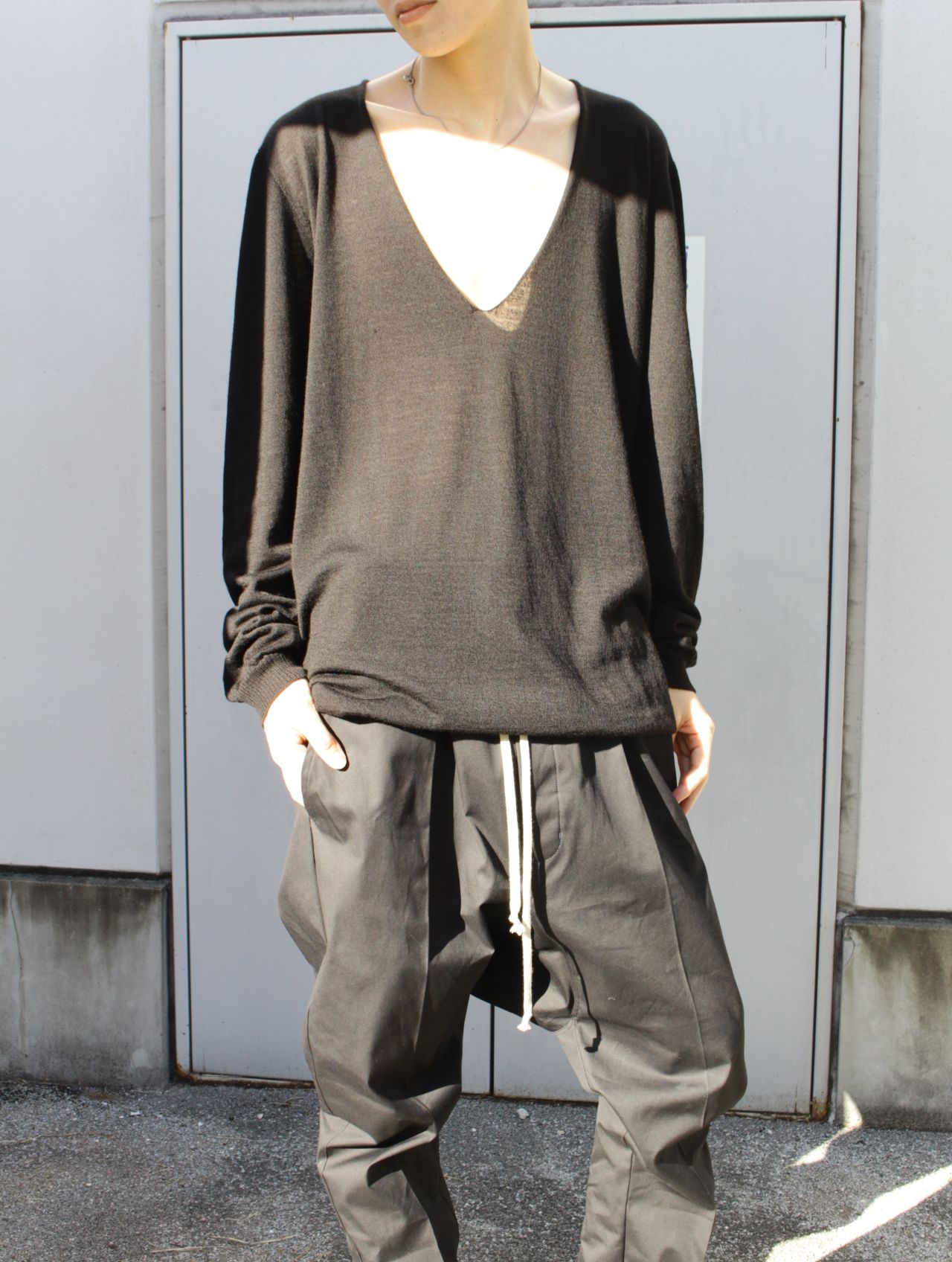 【26SS】オーバーサイズ エクストリーム Vネック ニット / OVERSIZED EXTREME V NECK / ブラック