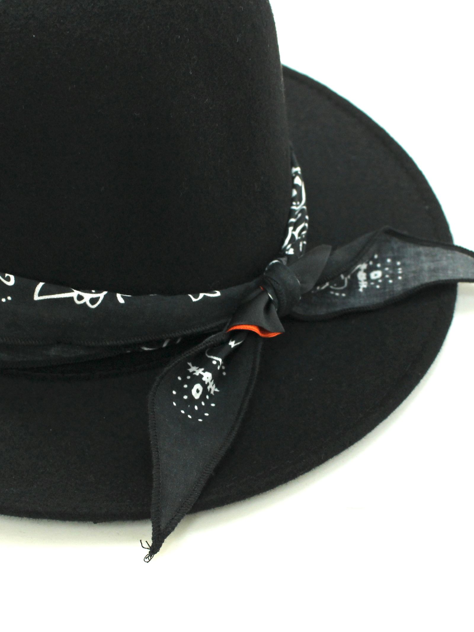 バンダナ&バッジ ハット / BLACK HAT WITH EMBROIDERY / ブラック