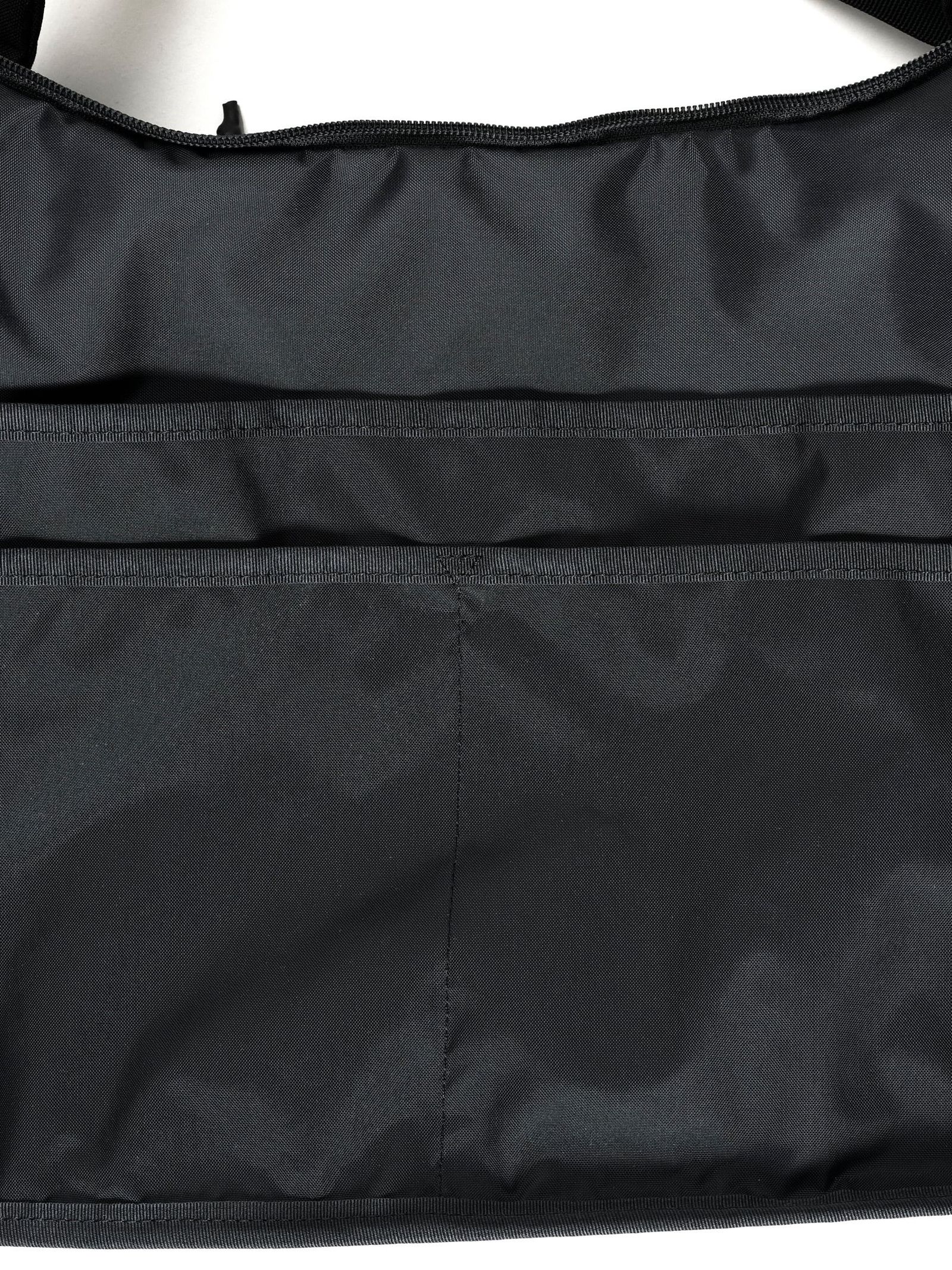 マルチ ポケット ショルダーバッグ / MULTI POCKETS SHOULDER BAG (LARGE) / ブラック