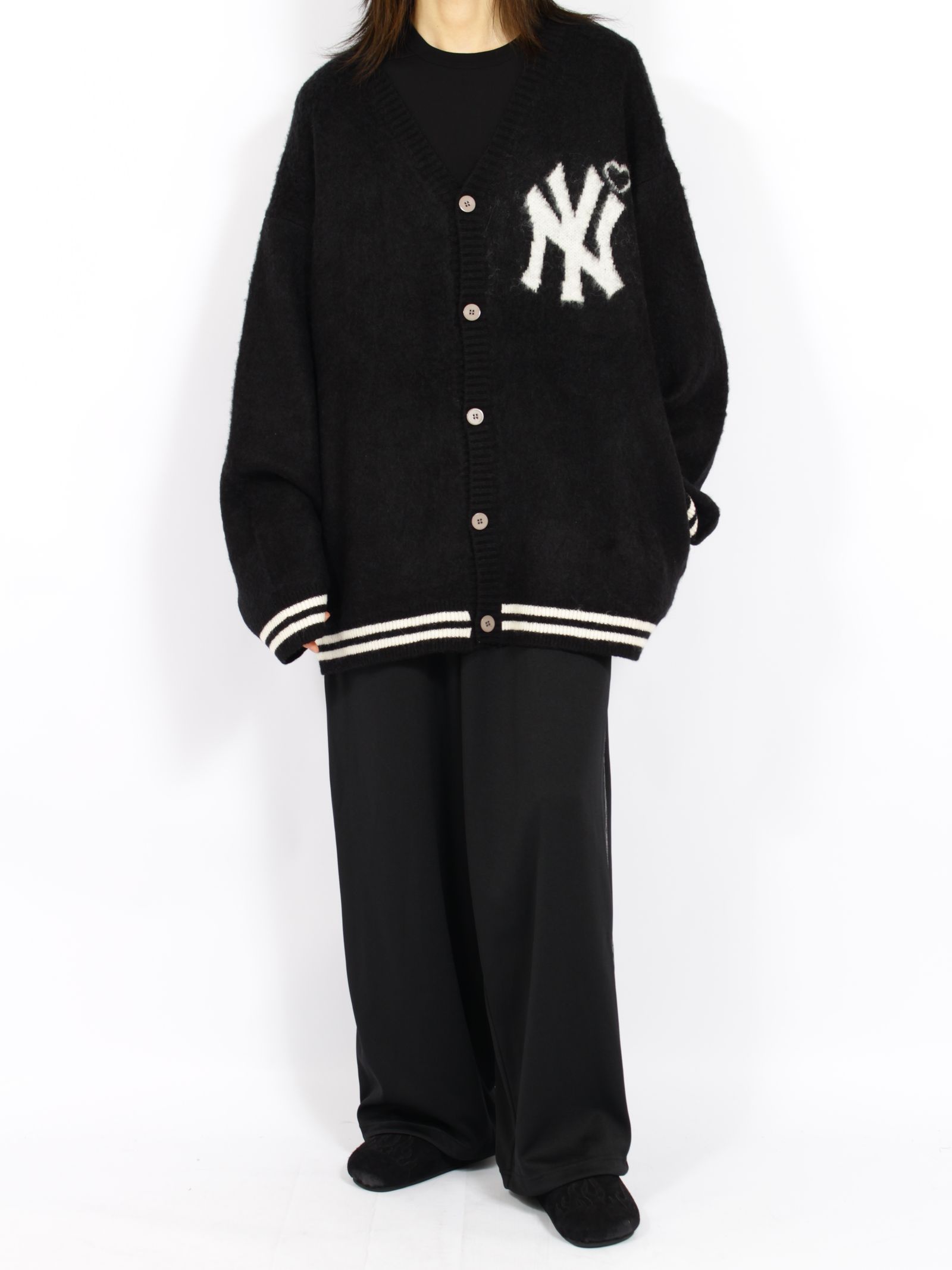 【26AW】ヤンキース ロゴ ニット カーディガン / YANKEES LOGO KNIT CARDIGAN / ブラック