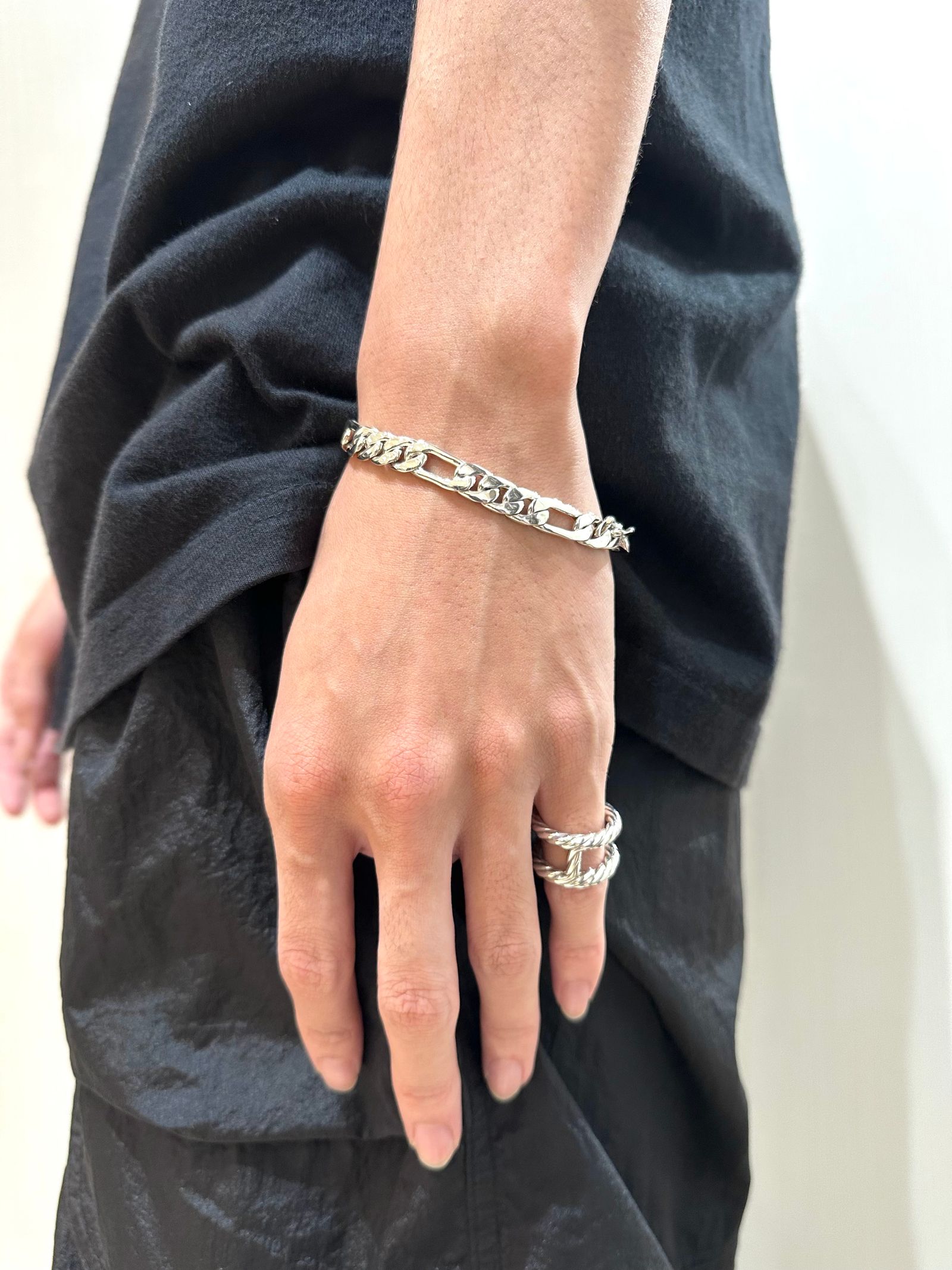 シンプルながら存在感】XOLO JEWELRY：Multi Bead Link Bracelet