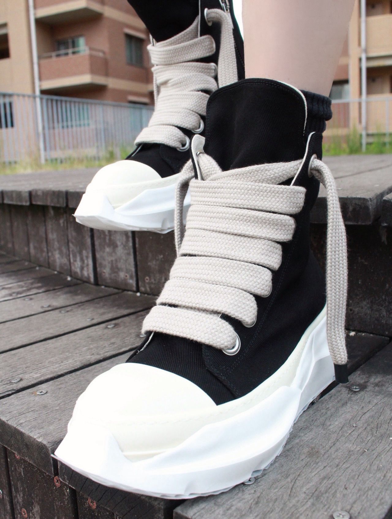 【25AW】ジャンボレース アブストラクト ハイカット スニーカー / JUMBOLACE ABSTRACT SNEAKS / ブラック × ホワイト