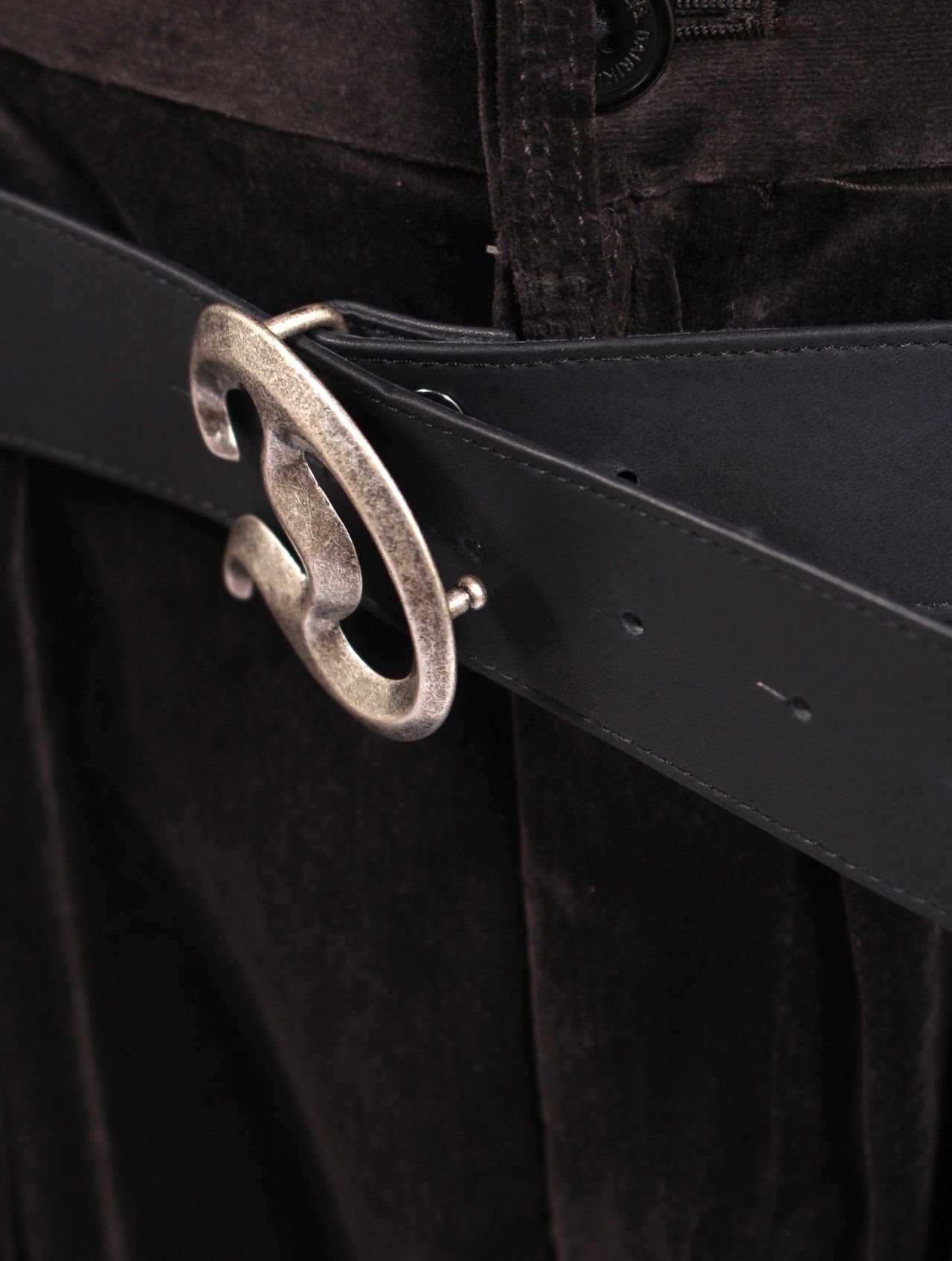 【25AW】"D"バックル スーパー ワイド ベロア パンツ / "D" BUCKLE SUPER WIDE VELOR PANTS / ブラック