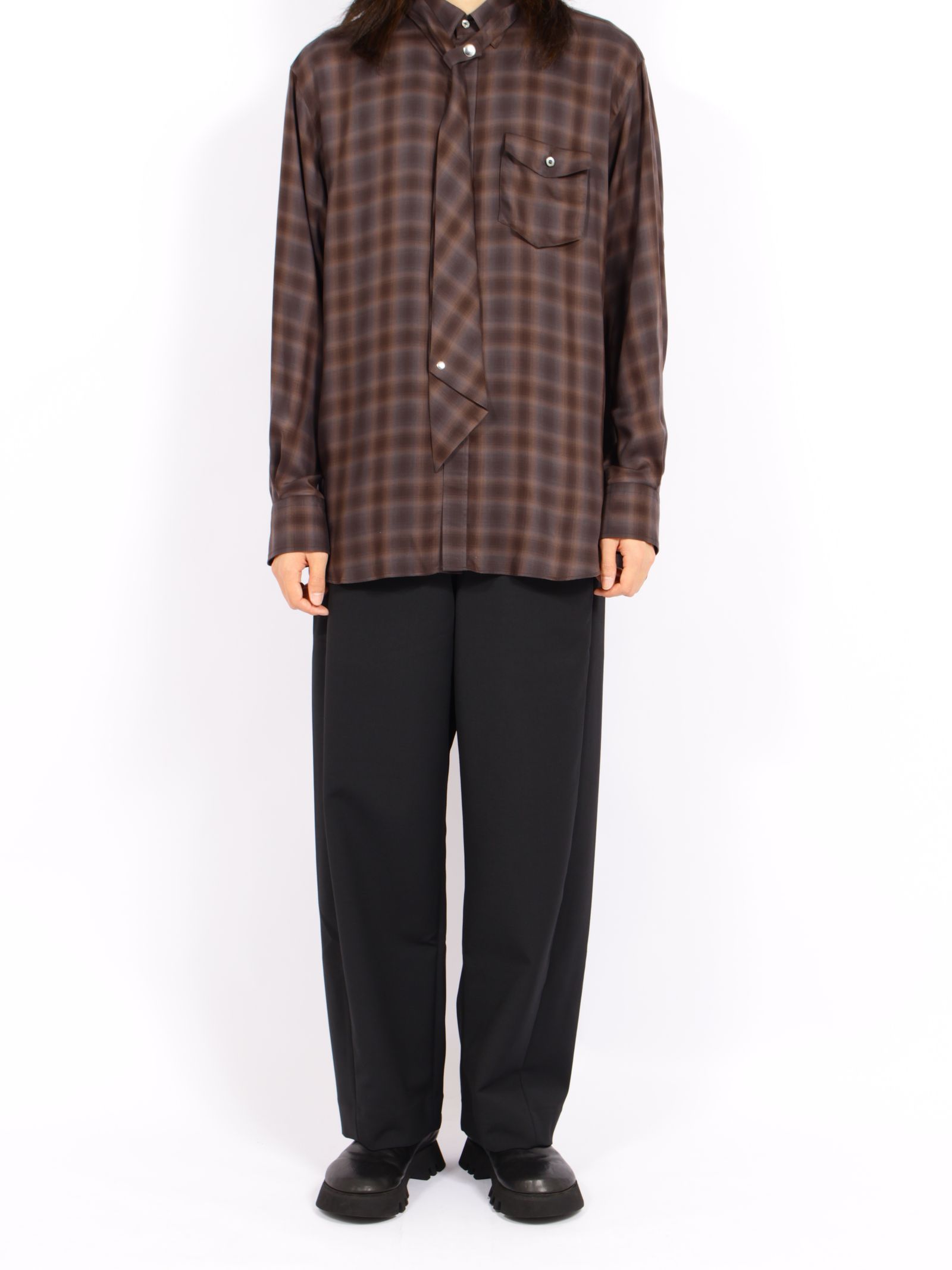【26AW】 ネクタイ シャツ / NECKTIE SHIRT / ブラウン