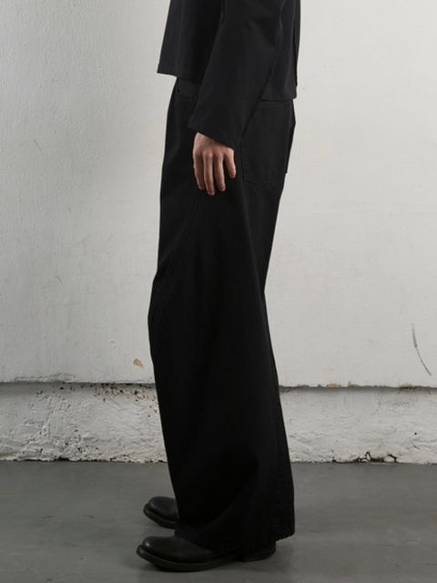 【24AW】3D ツイステッド ワイドレッグ ジーンズ / 3D TWISTED WIDE LEG JEANS / FADED BLACK(ブラック)