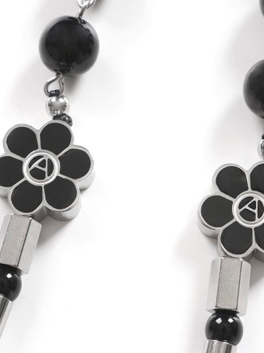 フラワーモチーフ ネックレス / FLOWER ANARCHY NECKLACE x SHANE GONZALES / ブラック × ホワイト