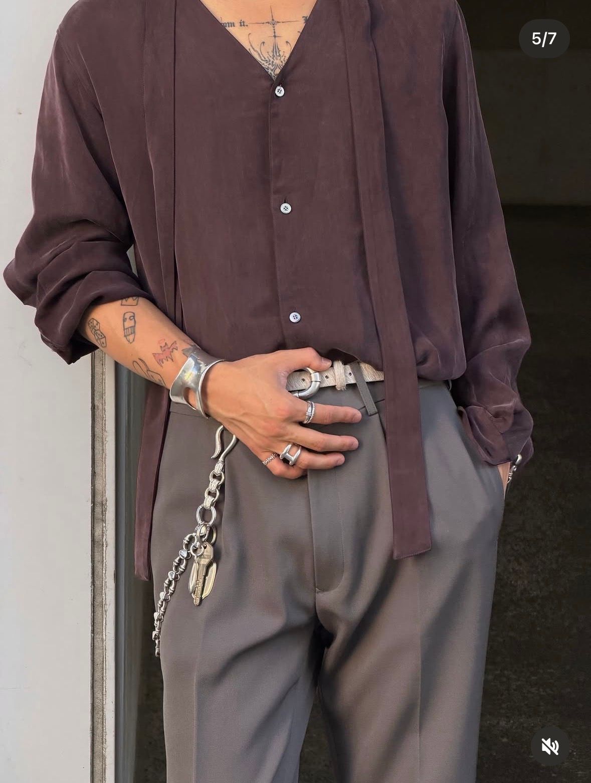 【26AW】Vネック ボウタイ ブラウス 長袖 シャツ / V-NECK BOW TIE BLOUSE .16 / OXBLOOD(ブラッド)