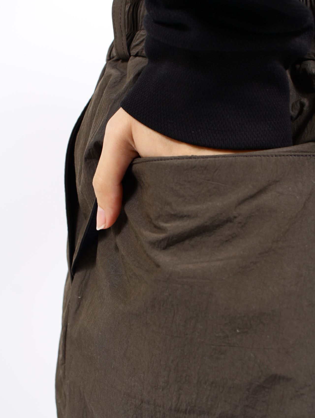 【25SS】ワッシャーナイロン ピンタック イージー トラウザーズ / WASHER NYLON  PINTUCK EASY TROUSERS .13 / バッファローブラウン