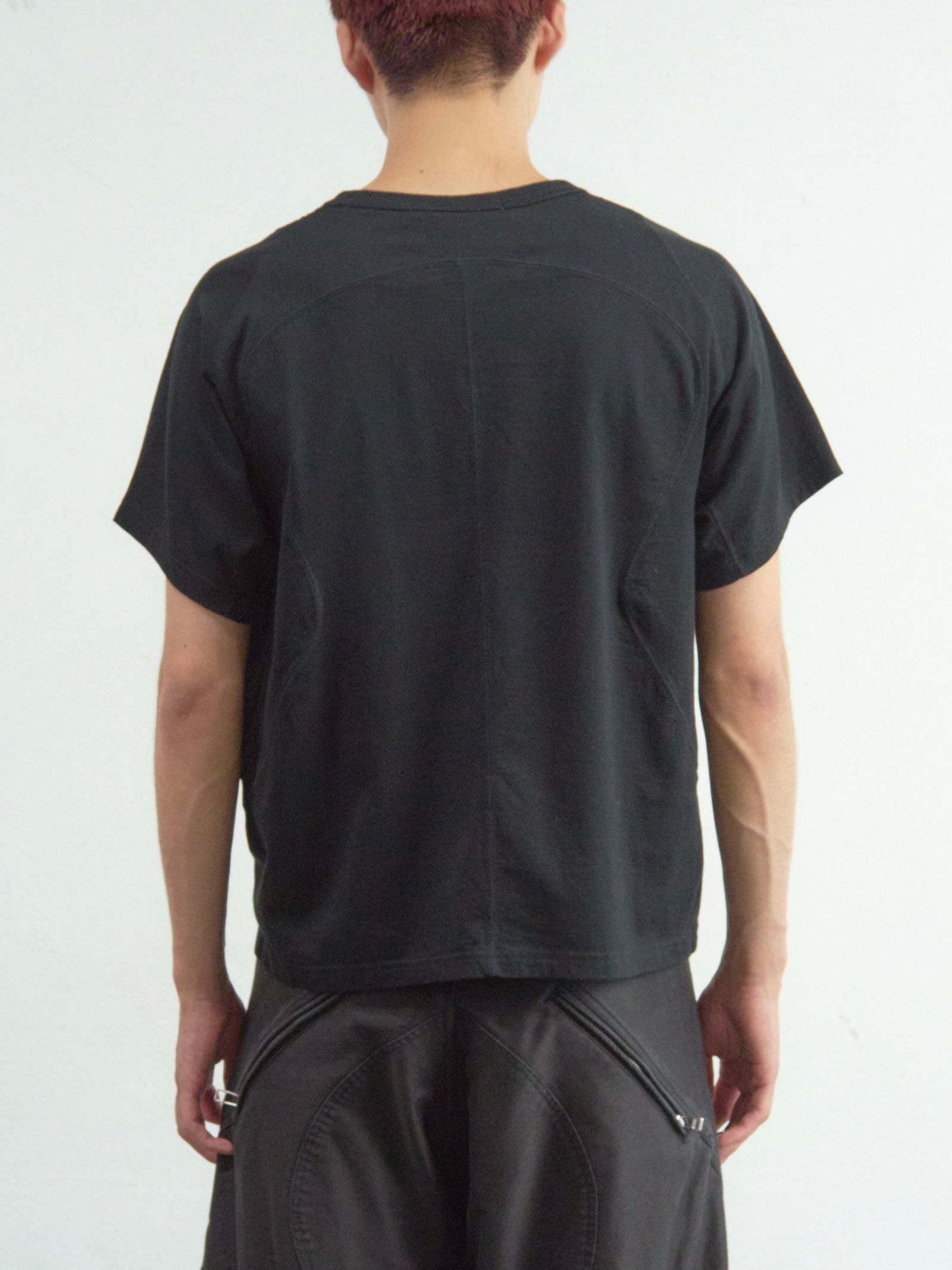【26SS】 パネルド ハーフスリーブ Tシャツ / PANELLED HALF SLEEVE T-SHIRT / BLACK (ブラック)