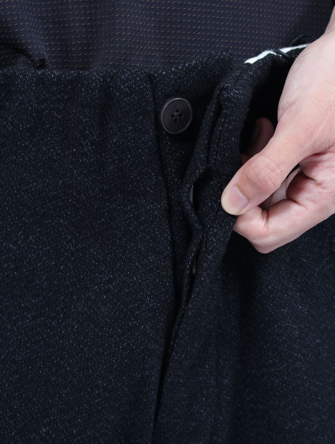 【25AW】 メンズ フィット トラウザーズ ウィズ 925 シルバー フック クローザー / MENS FITTED TROUSERS WITH 925 SILVER HOOK CLOSER / オフブラック