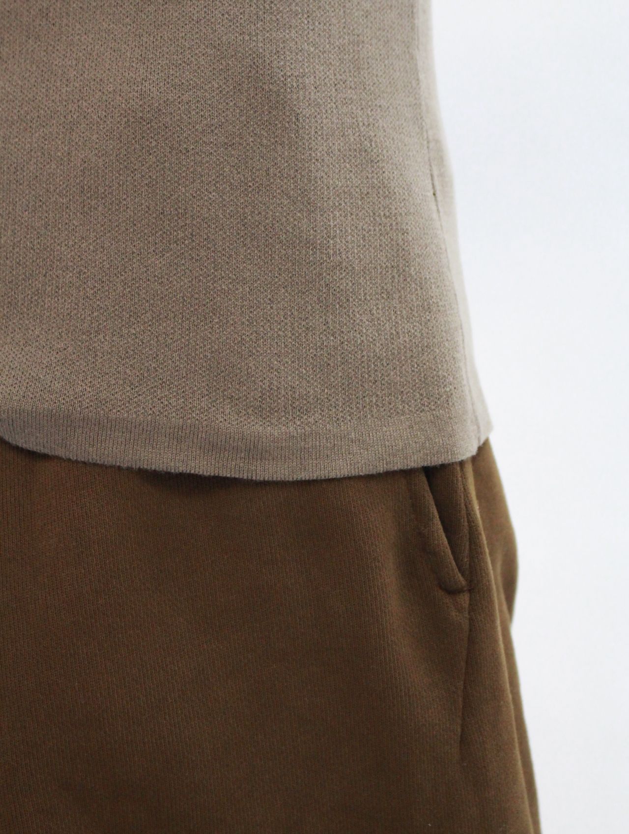 ジップアップ タートルネック / ZIP UP TURTLE NECK / BROWN (ブラウン)