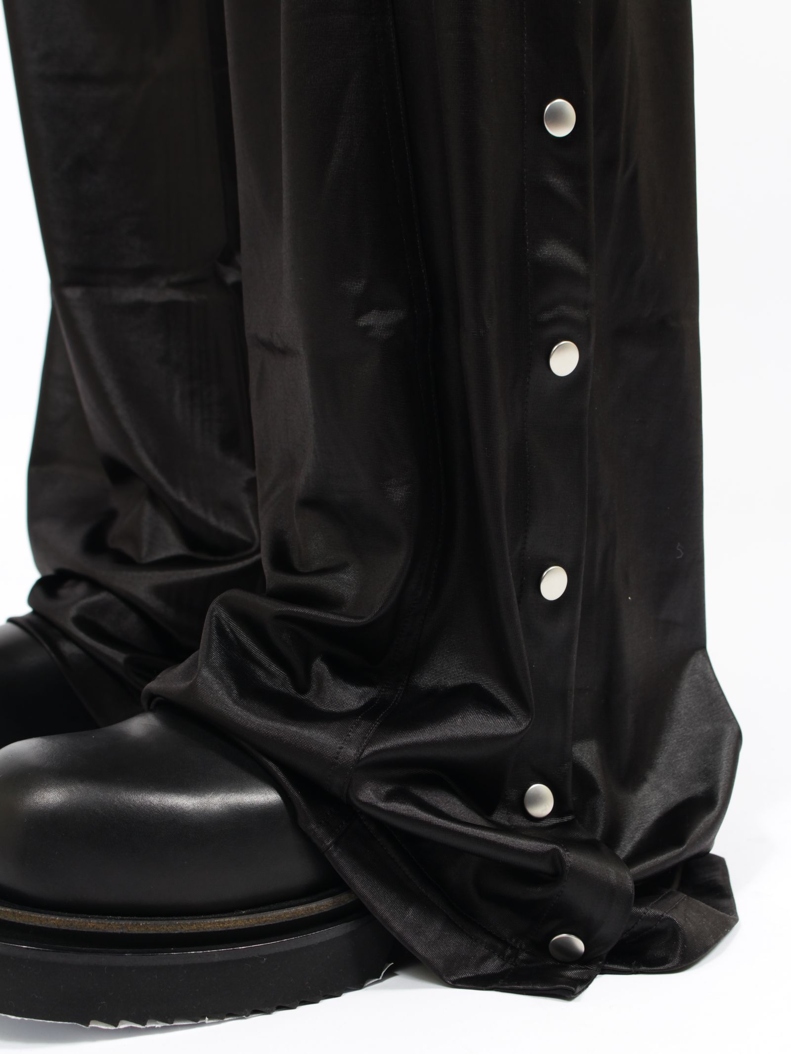 【26SS】サイドスナップボタン ワイド プッシャー パンツ / WIDE PUSHER PANTS / ブラック