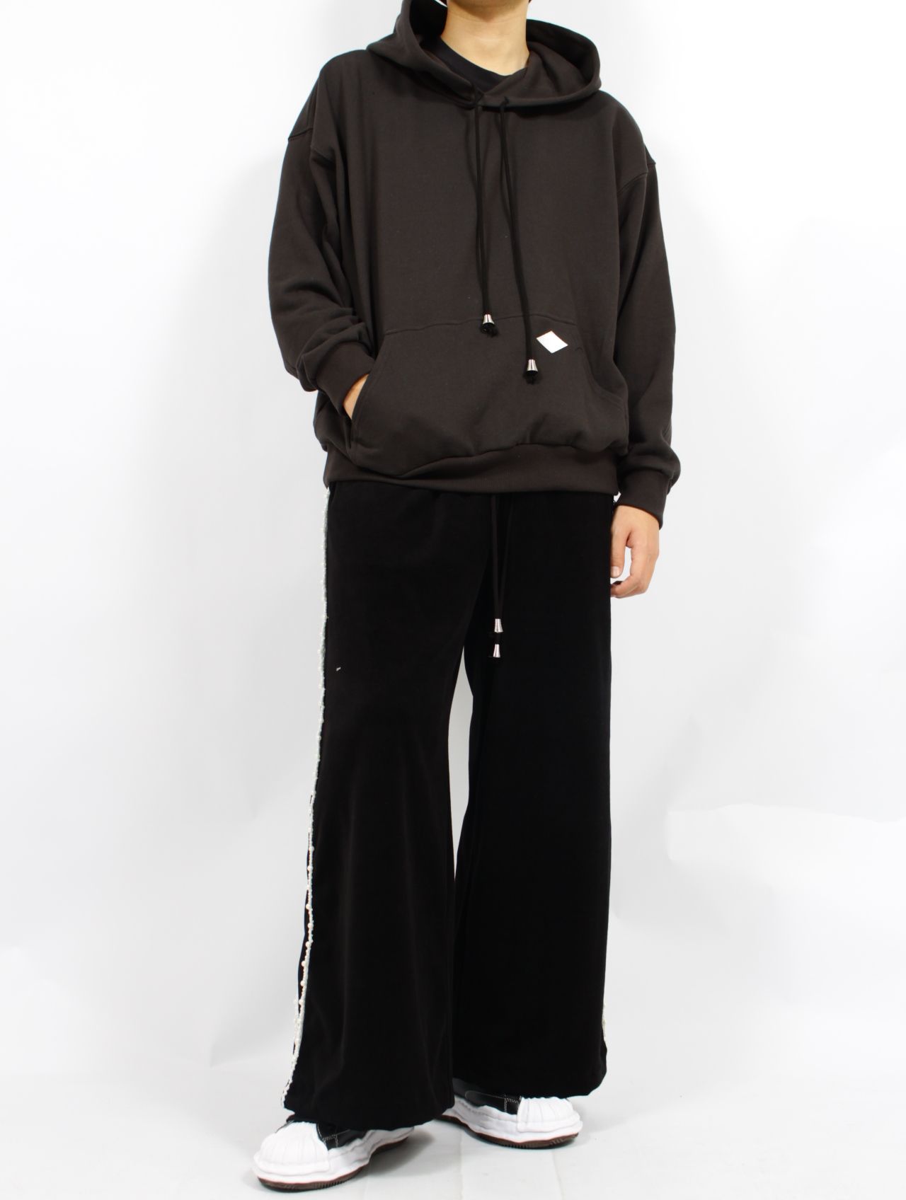 【25SS】コットン フーディ スウェット パーカー / COTTON HOODED SWEATER 'EMPIRE / ブラック